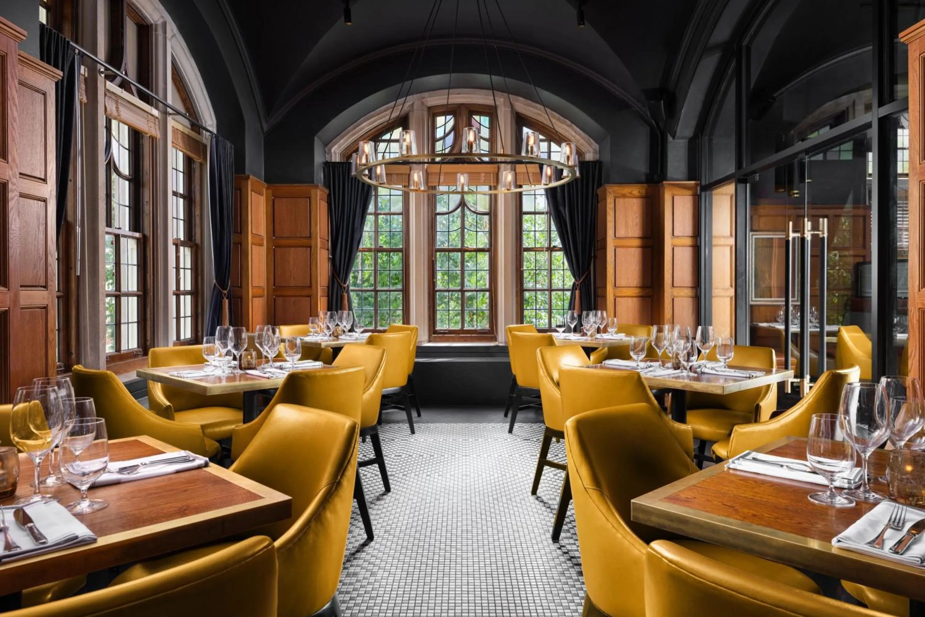 Restaurant/places to eat in The Union Club Hotel at Purdue University, Autograph Collection