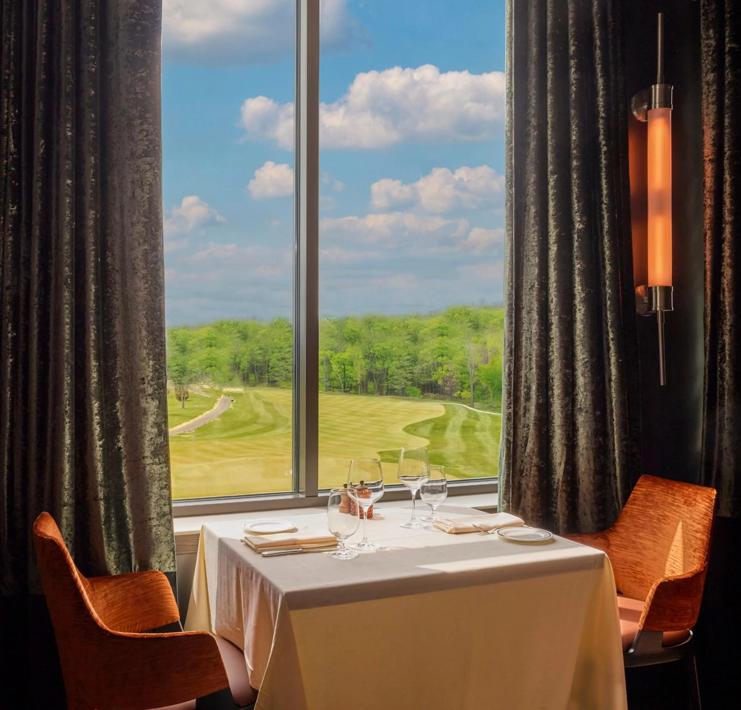 Restaurant/places to eat in The Union Club Hotel at Purdue University, Autograph Collection