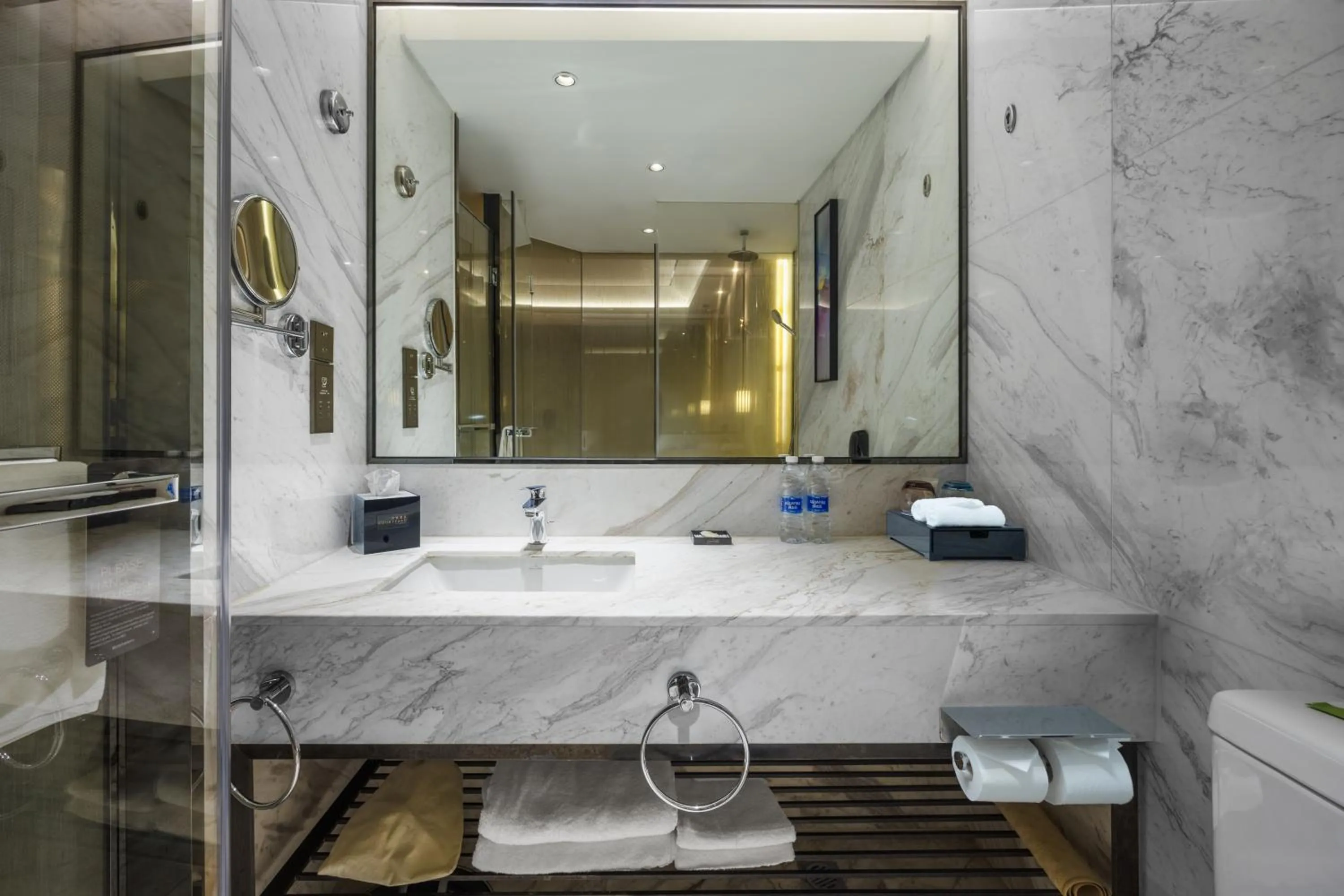 Bathroom in Courtyard by Marriott Nanchang