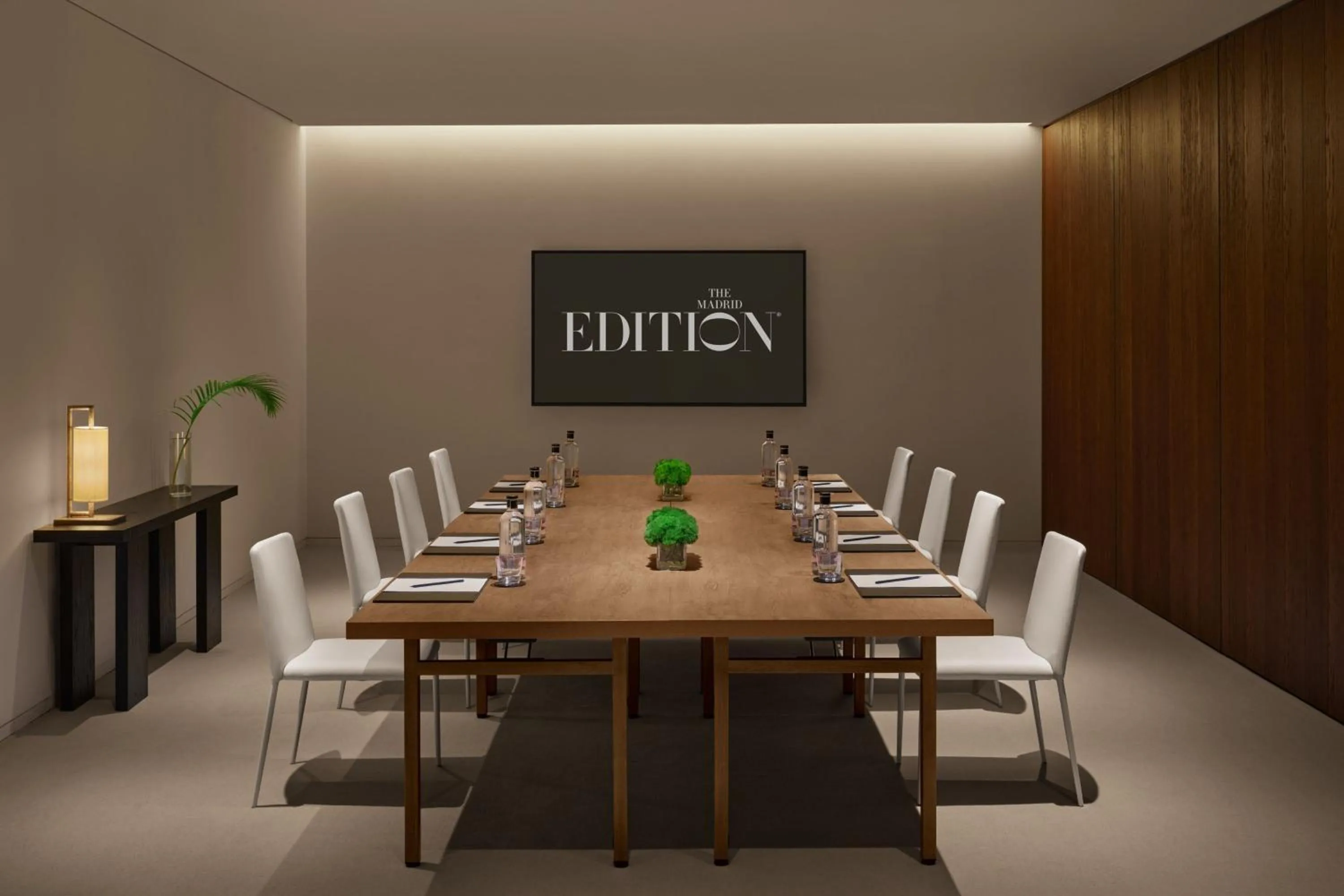 Meeting/conference room in The Madrid EDITION