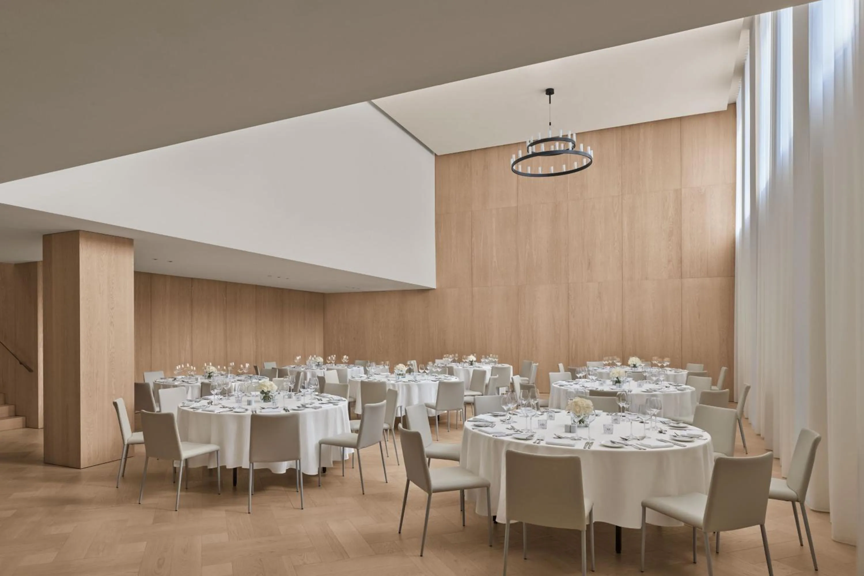 Meeting/conference room in The Madrid EDITION