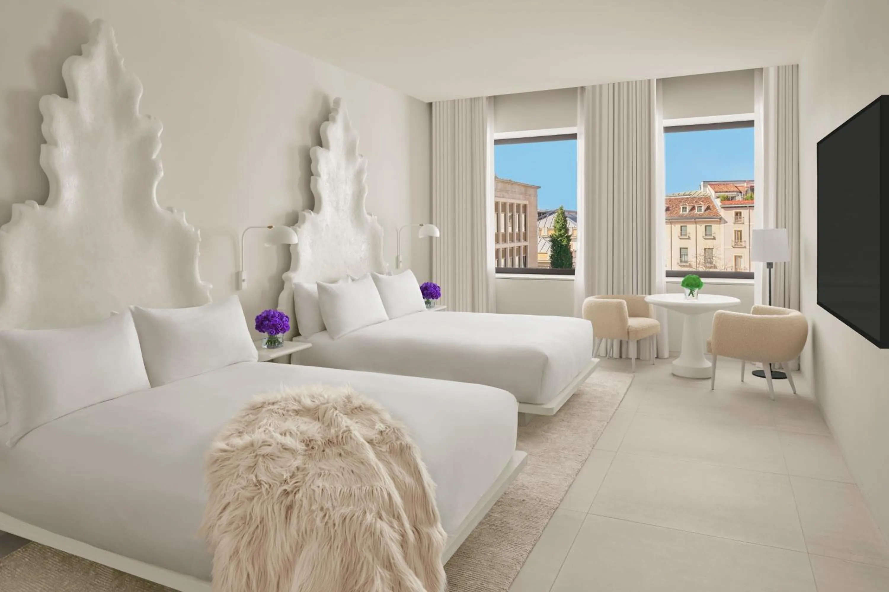 Photo of the whole room, Bed in The Madrid EDITION