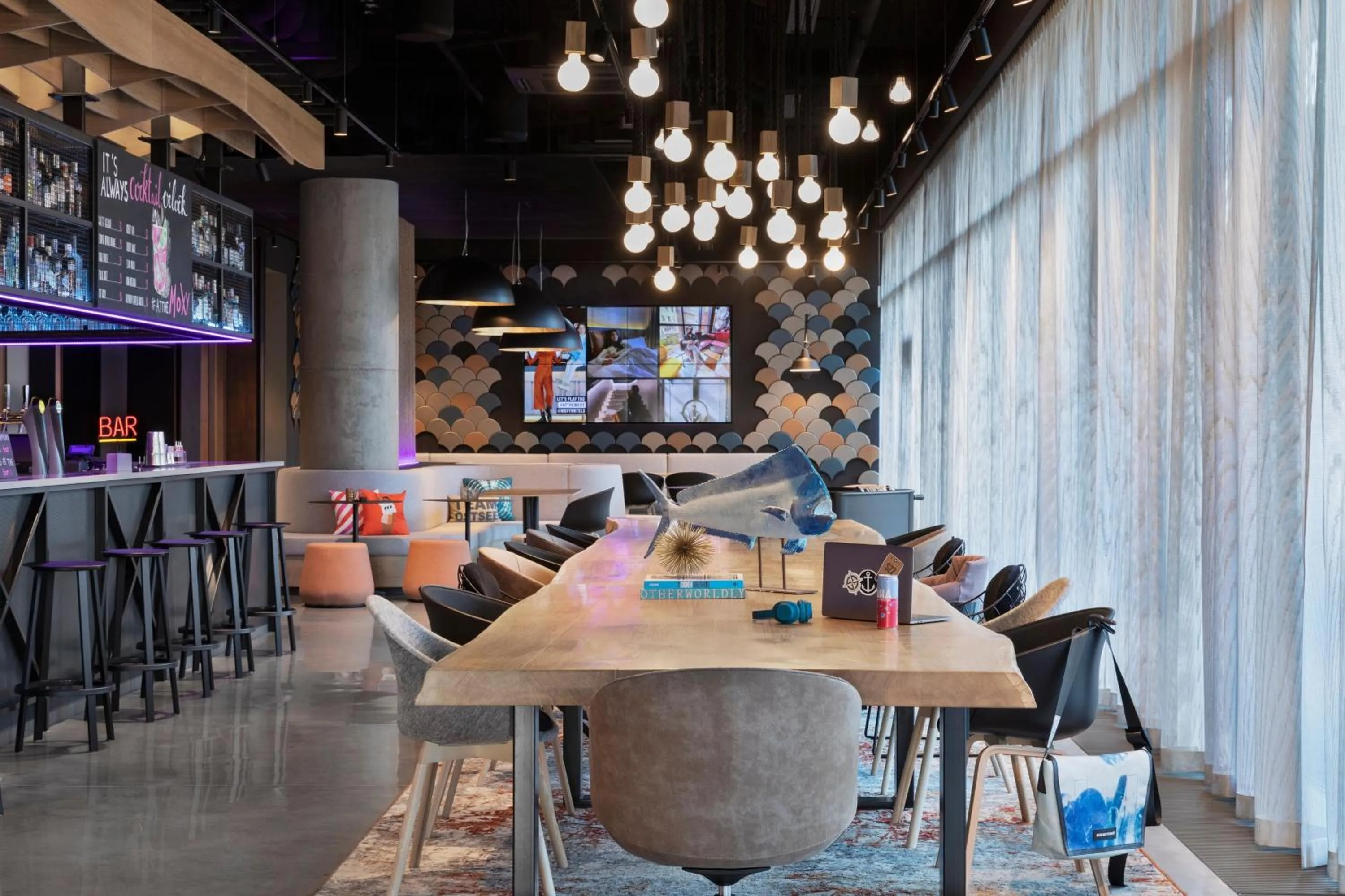Lobby or reception in Moxy Szczecin City