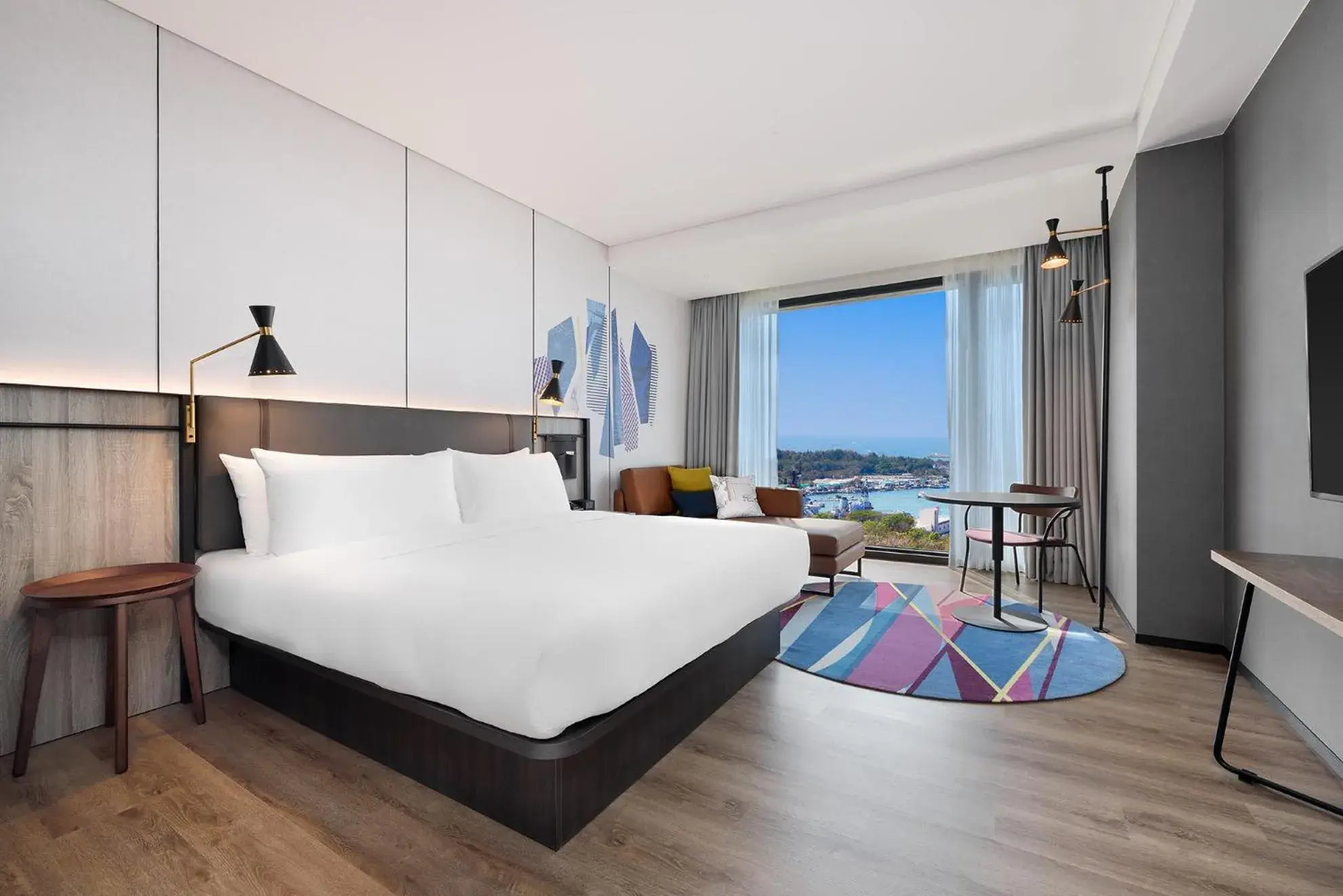 Breezy King Room with Harbor View - Upper Floor in Aloft Tainan Anping Breezy King Room with Harbor View - Upper Floor in Aloft Tainan Anping