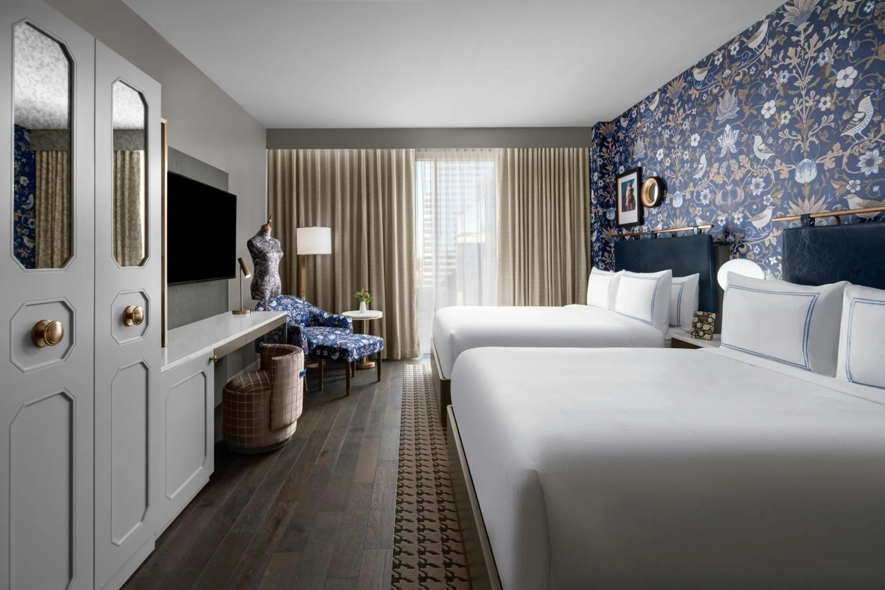 Photo of the whole room, Bed in The Dorian, Autograph Collection