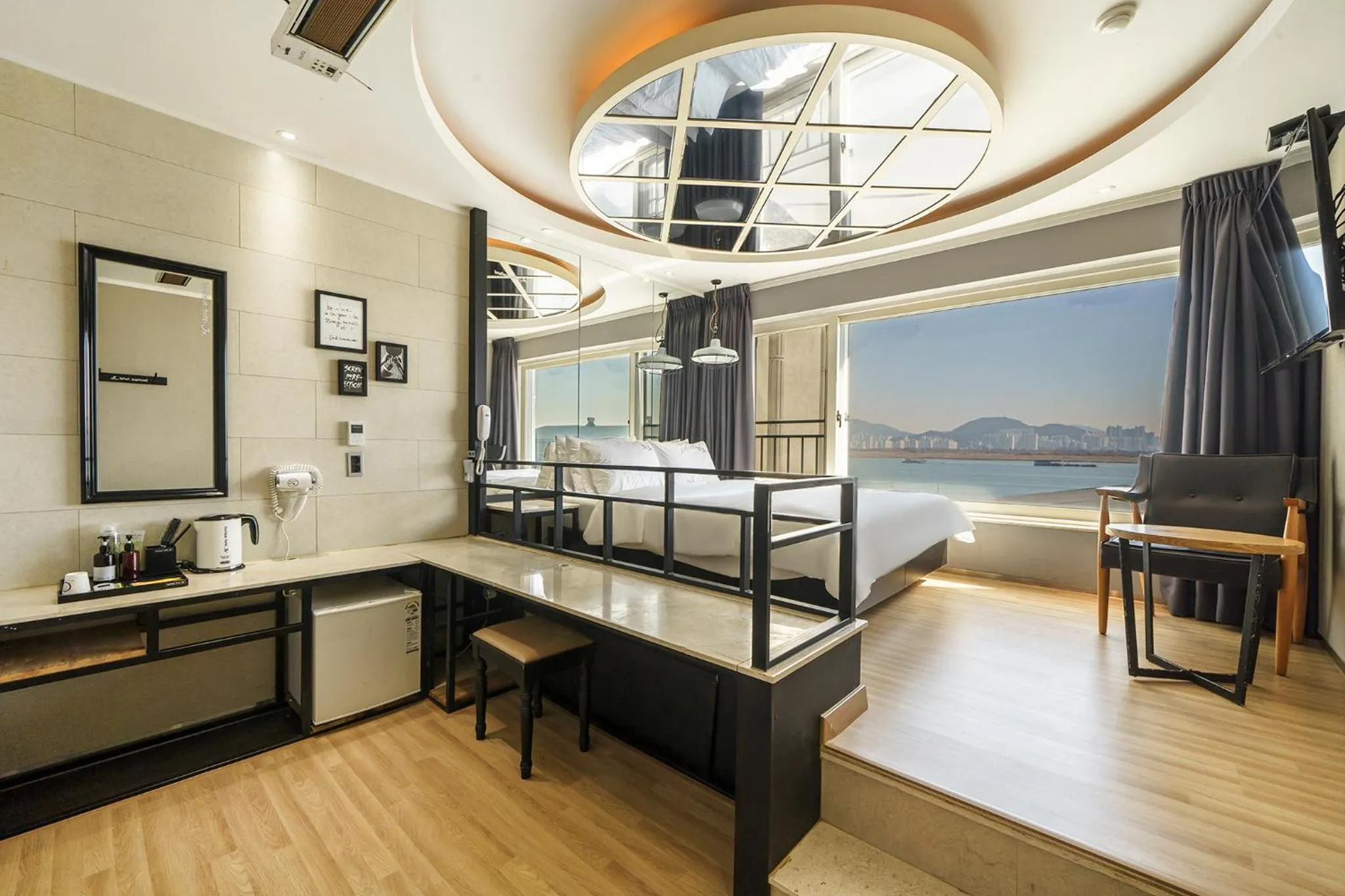 Bedroom, Bed in JK Hotel