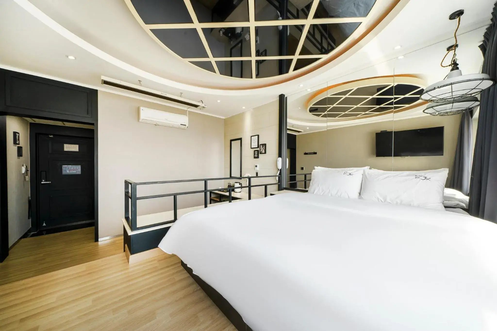 Bedroom, Bed in JK Hotel Bedroom, Bed in JK Hotel