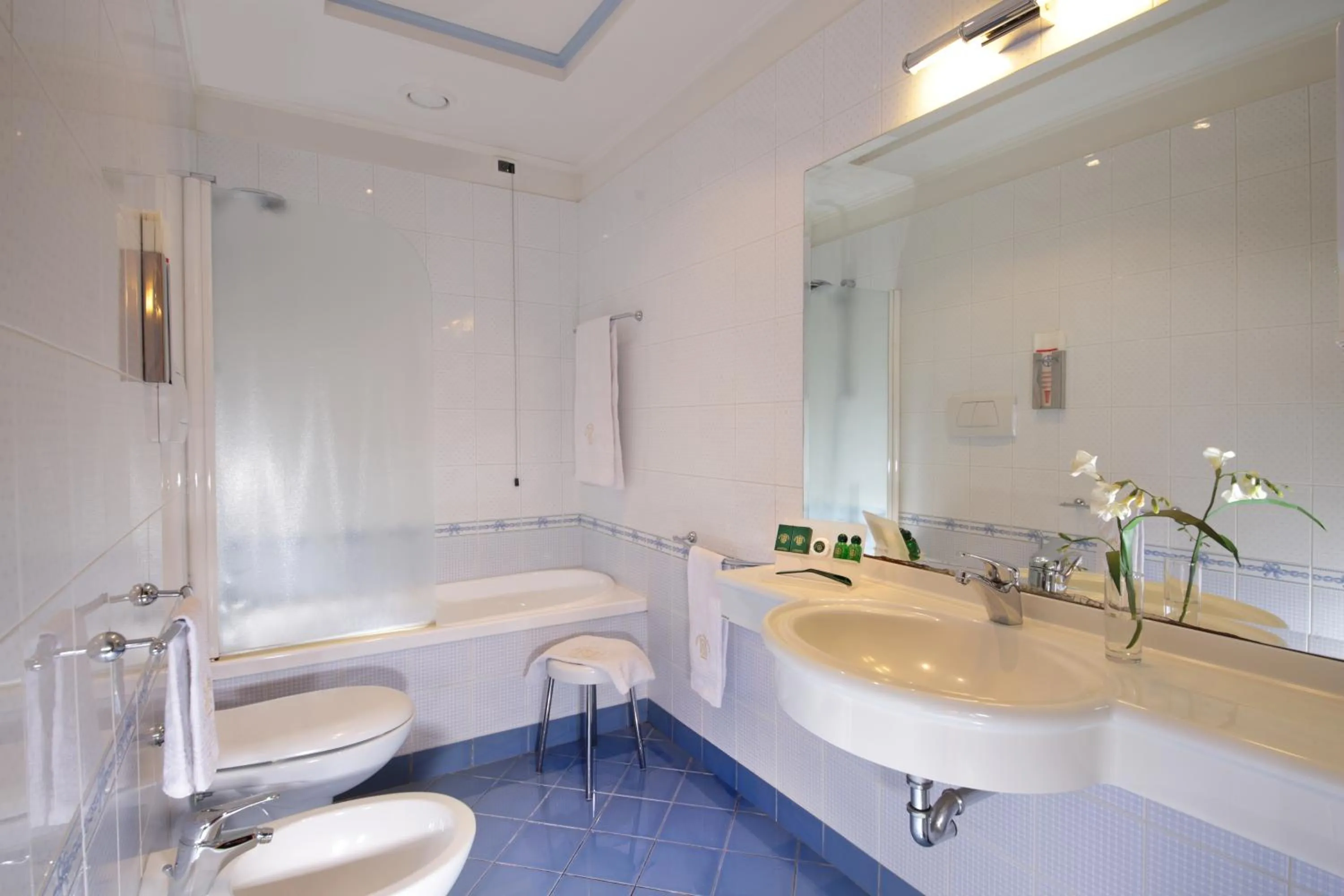 Bathroom in Colonna Hotel