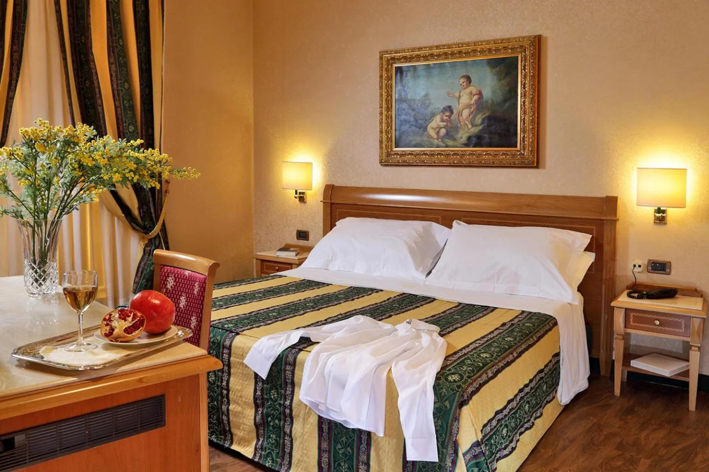 Bed in Colonna Hotel