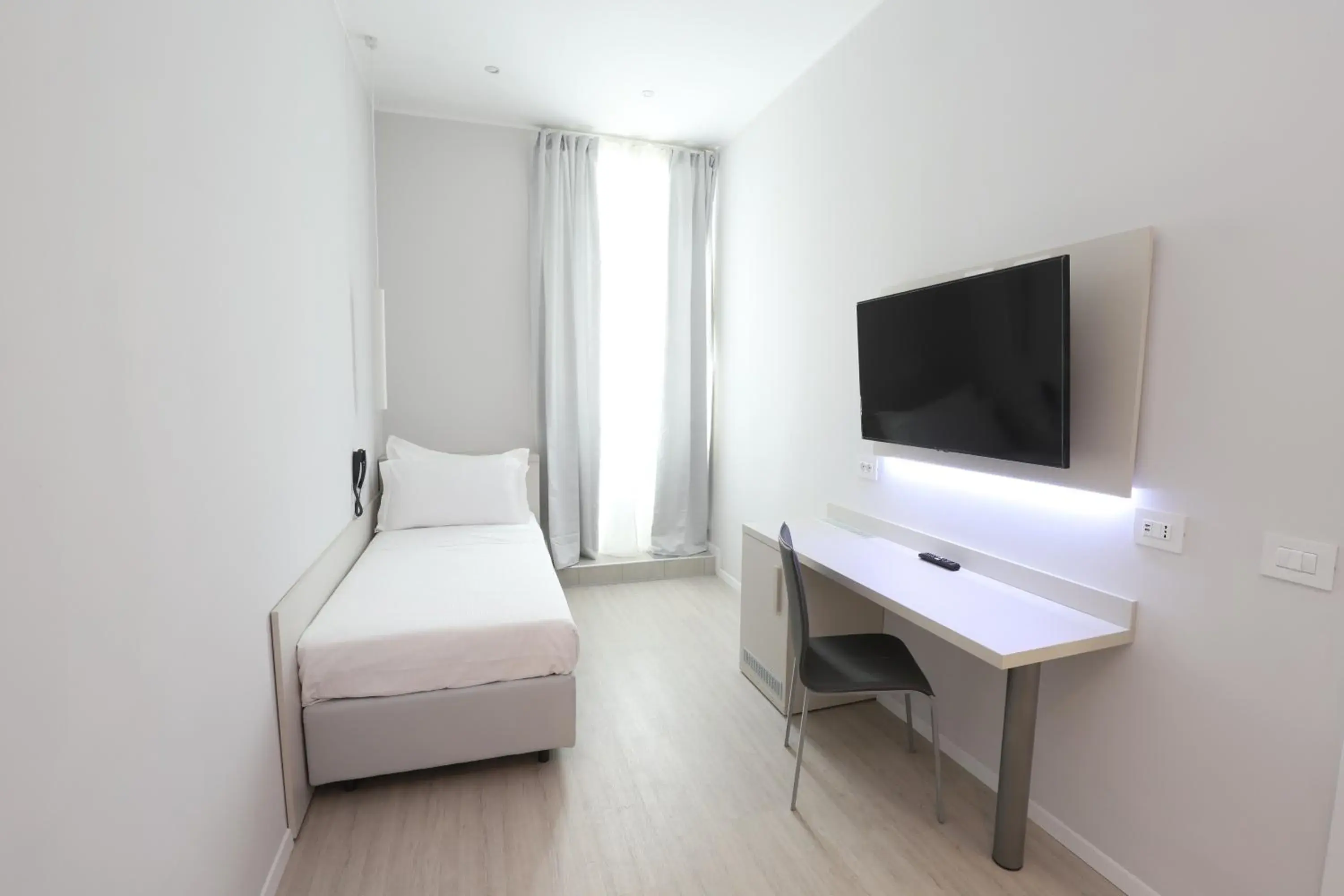 Photo of the whole room, Bed in Cadorna Luxury Hotel Photo of the whole room, Bed in Cadorna Luxury Hotel