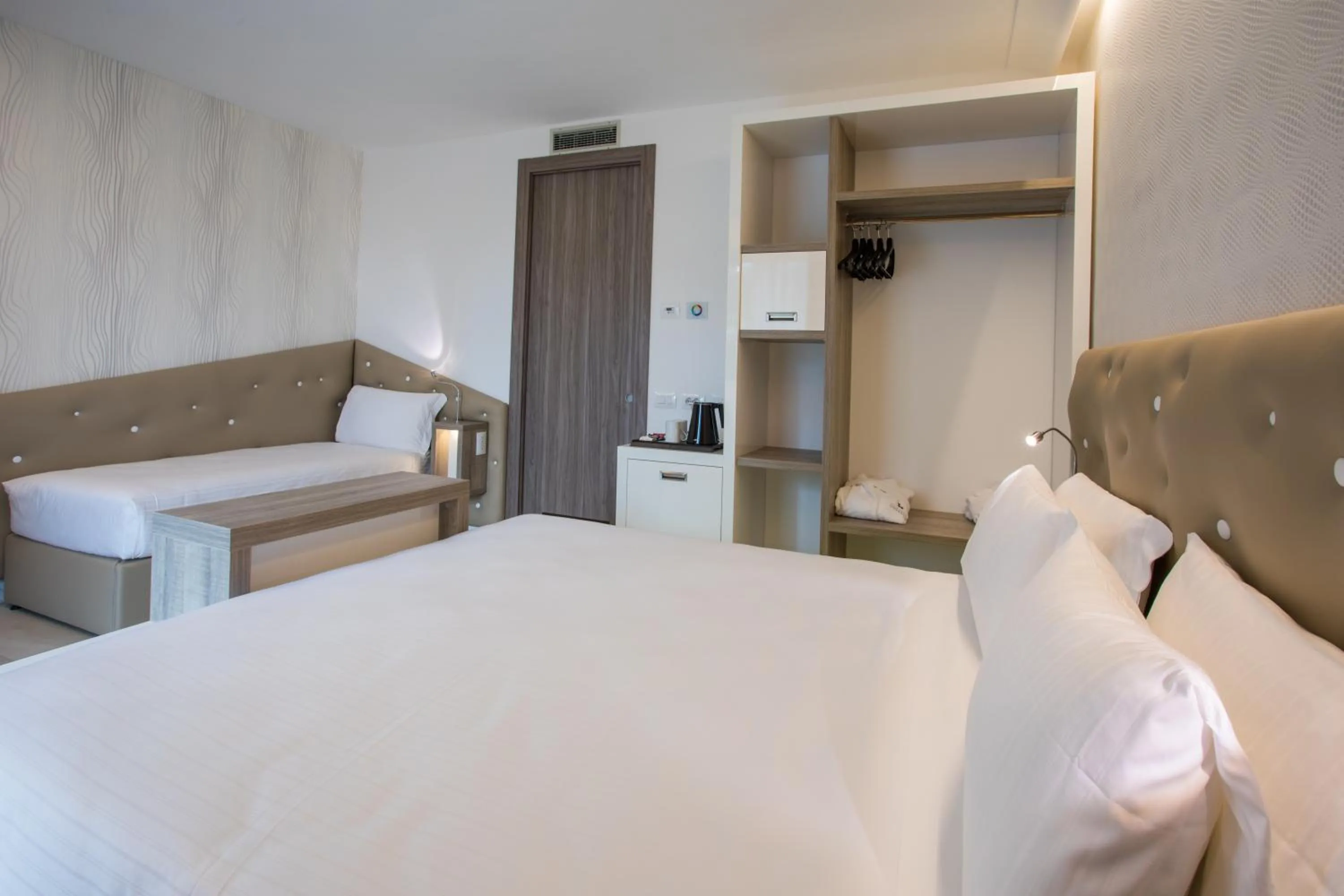 Bed in Park Hotel Marinetta - Beach & Spa