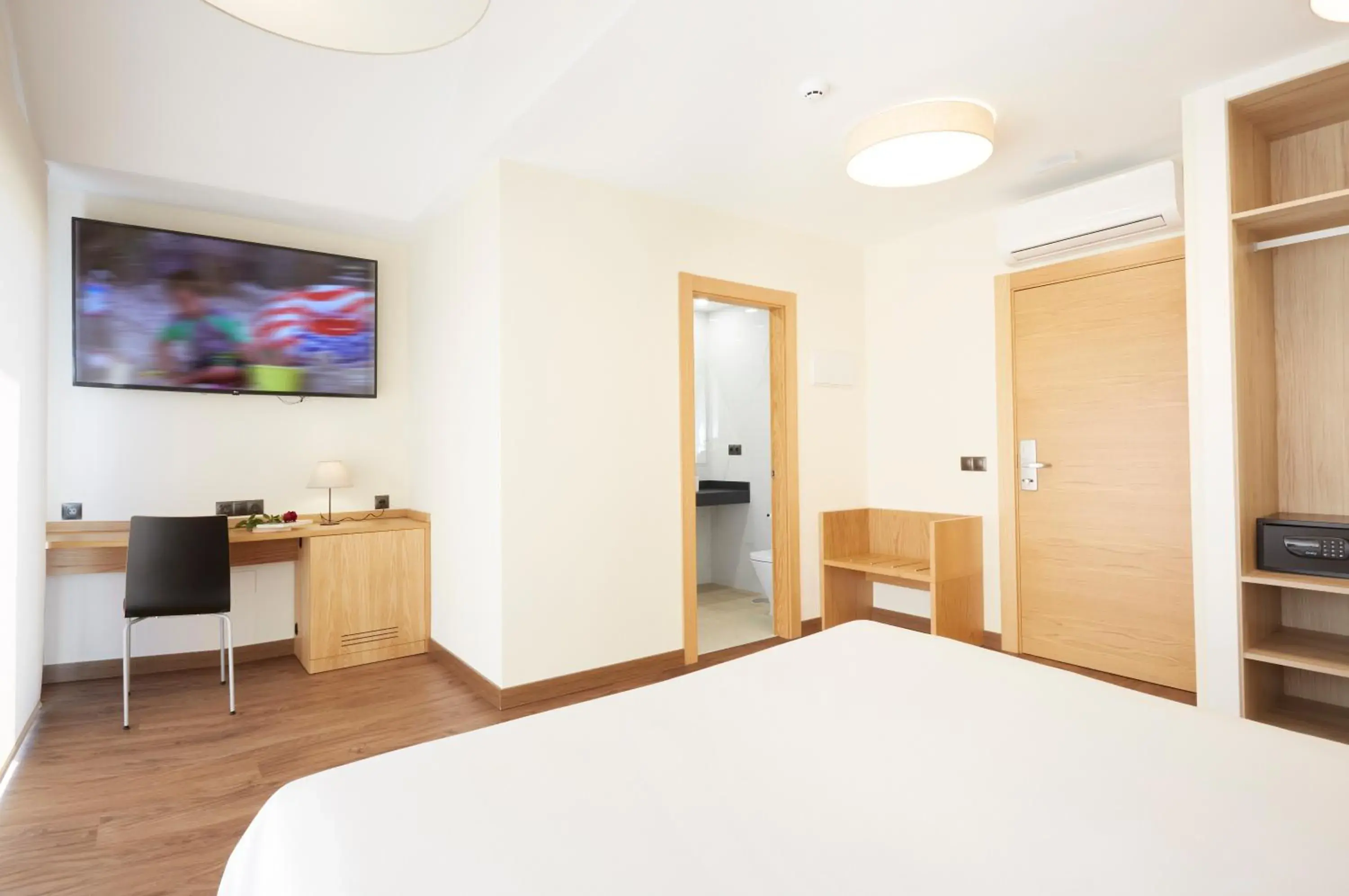 Bed in Hotel Arias Aeropuerto Bed in Hotel Arias Aeropuerto