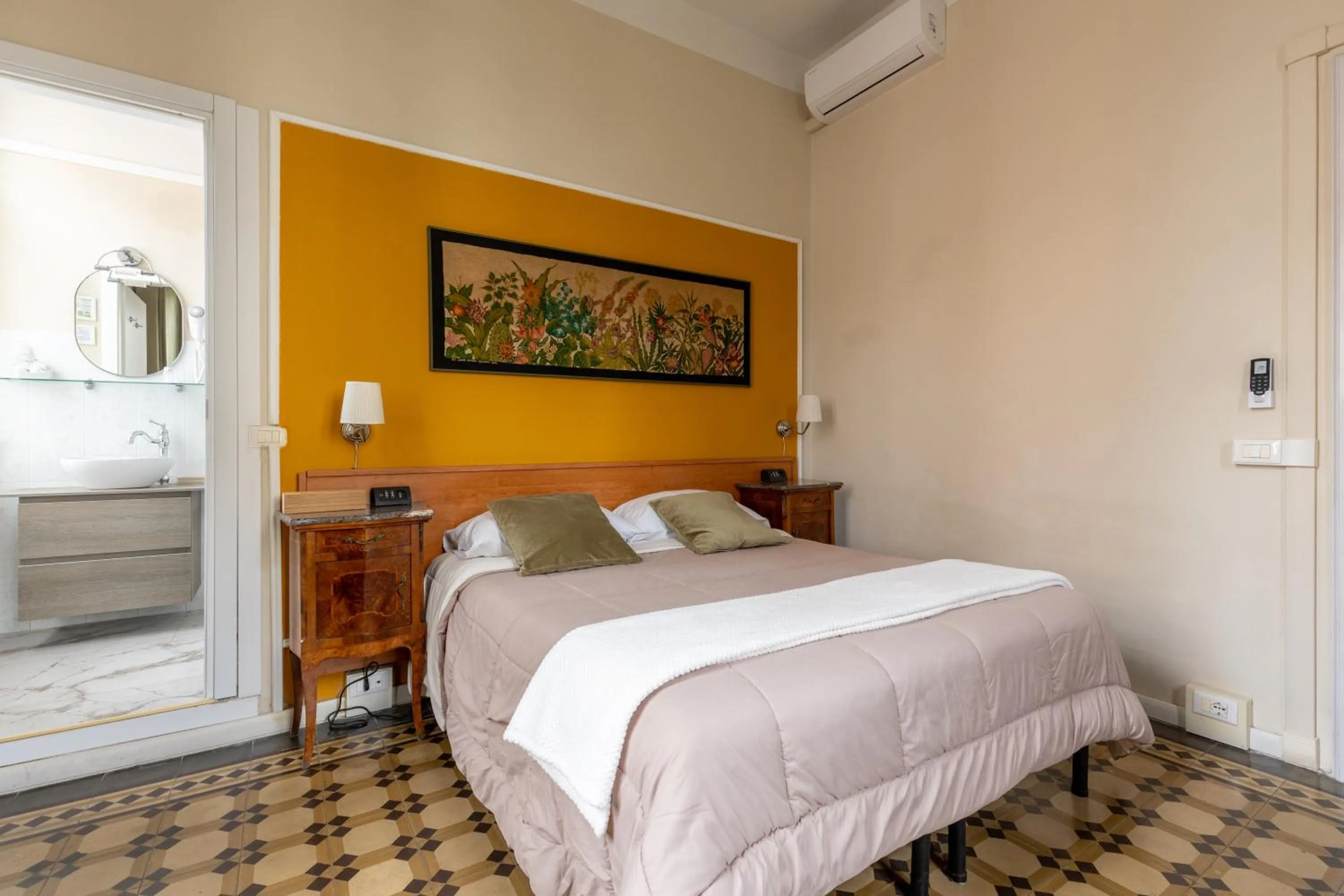 View (from property/room), Bed in Villa San Donato B&B