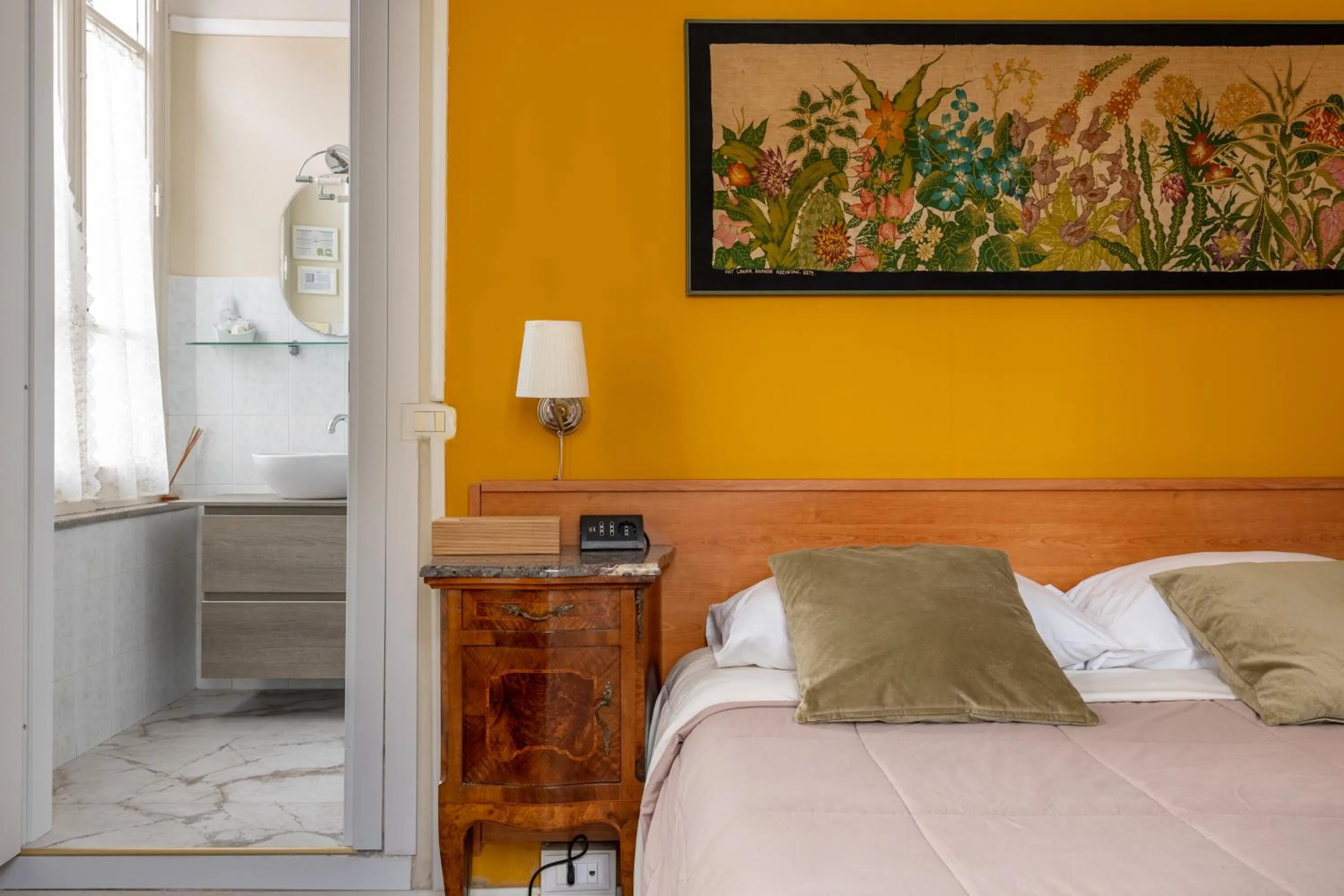 View (from property/room), Bed in Villa San Donato B&B