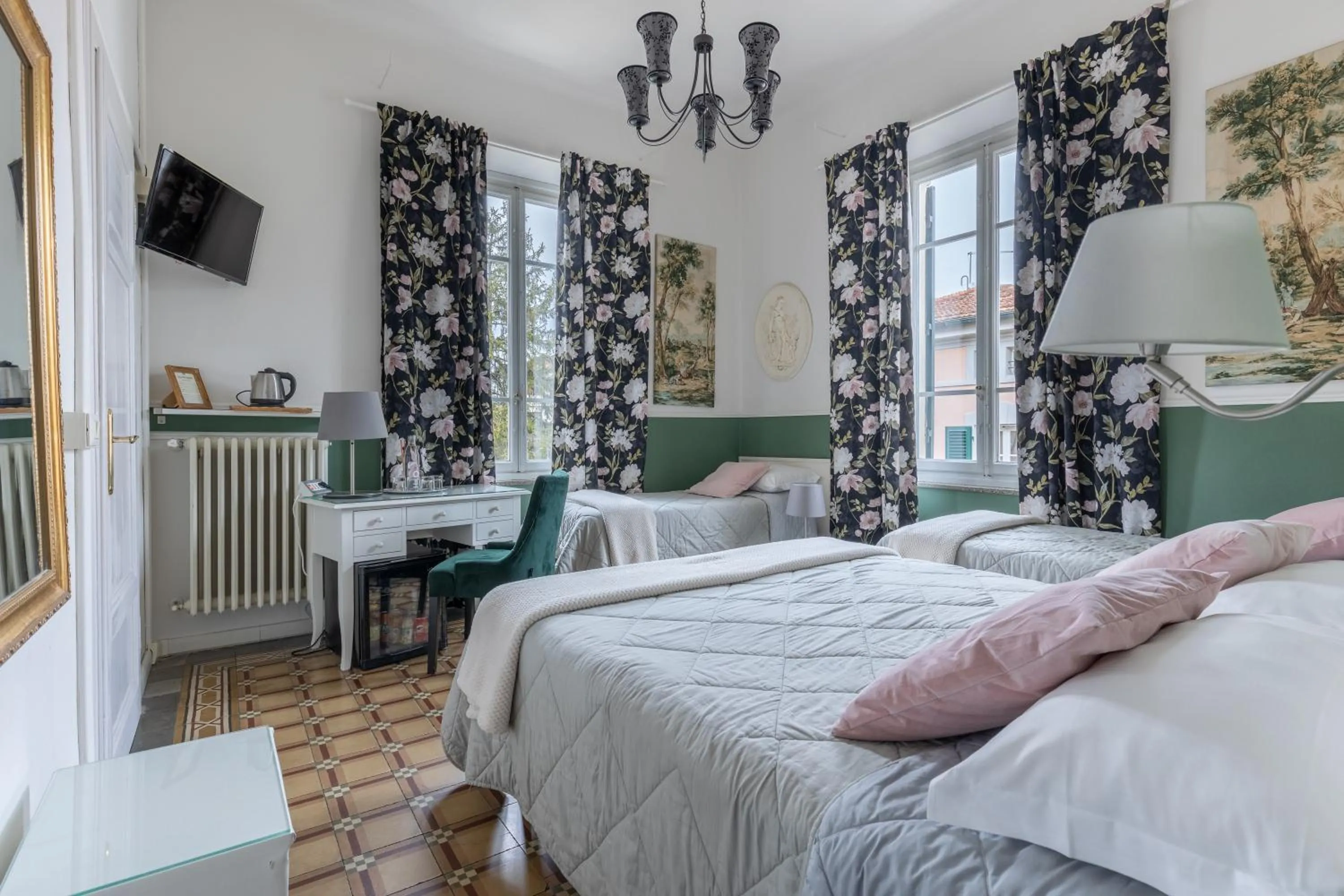 View (from property/room), Bed in Villa San Donato B&B