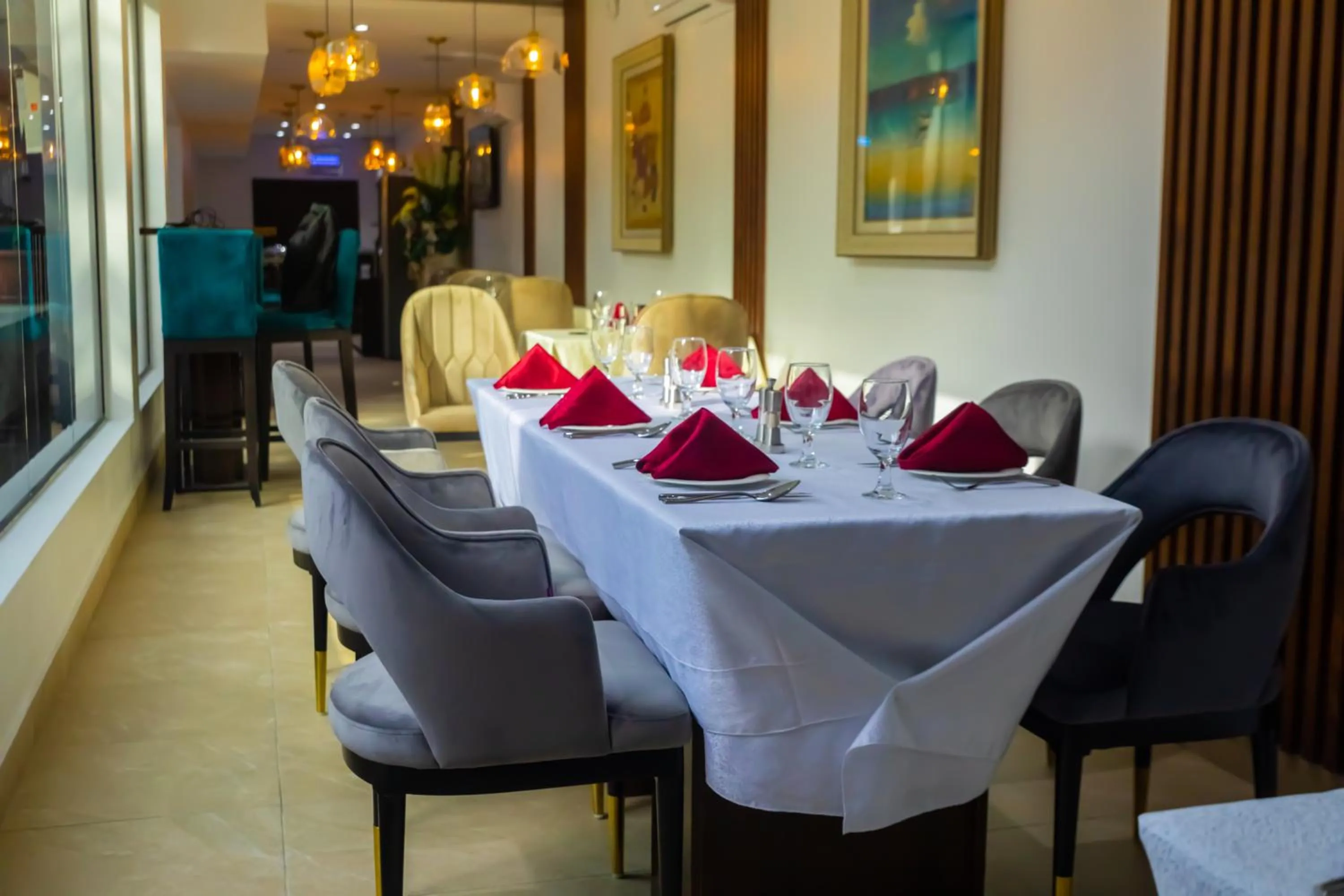 Restaurant/places to eat in Isglo Hotels Ikoyi
