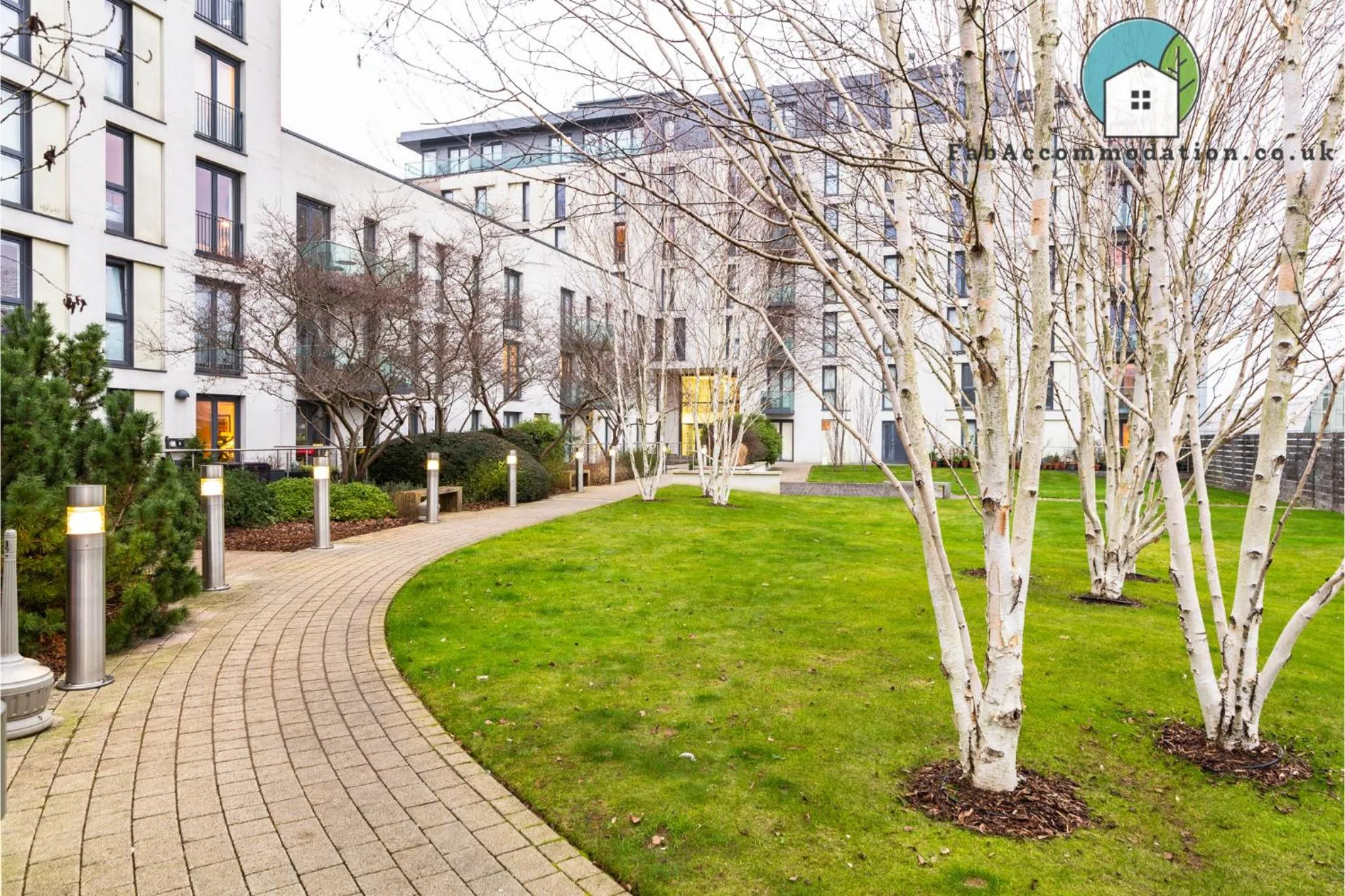 Amazing Flat-Parking available-By FabAccommodation