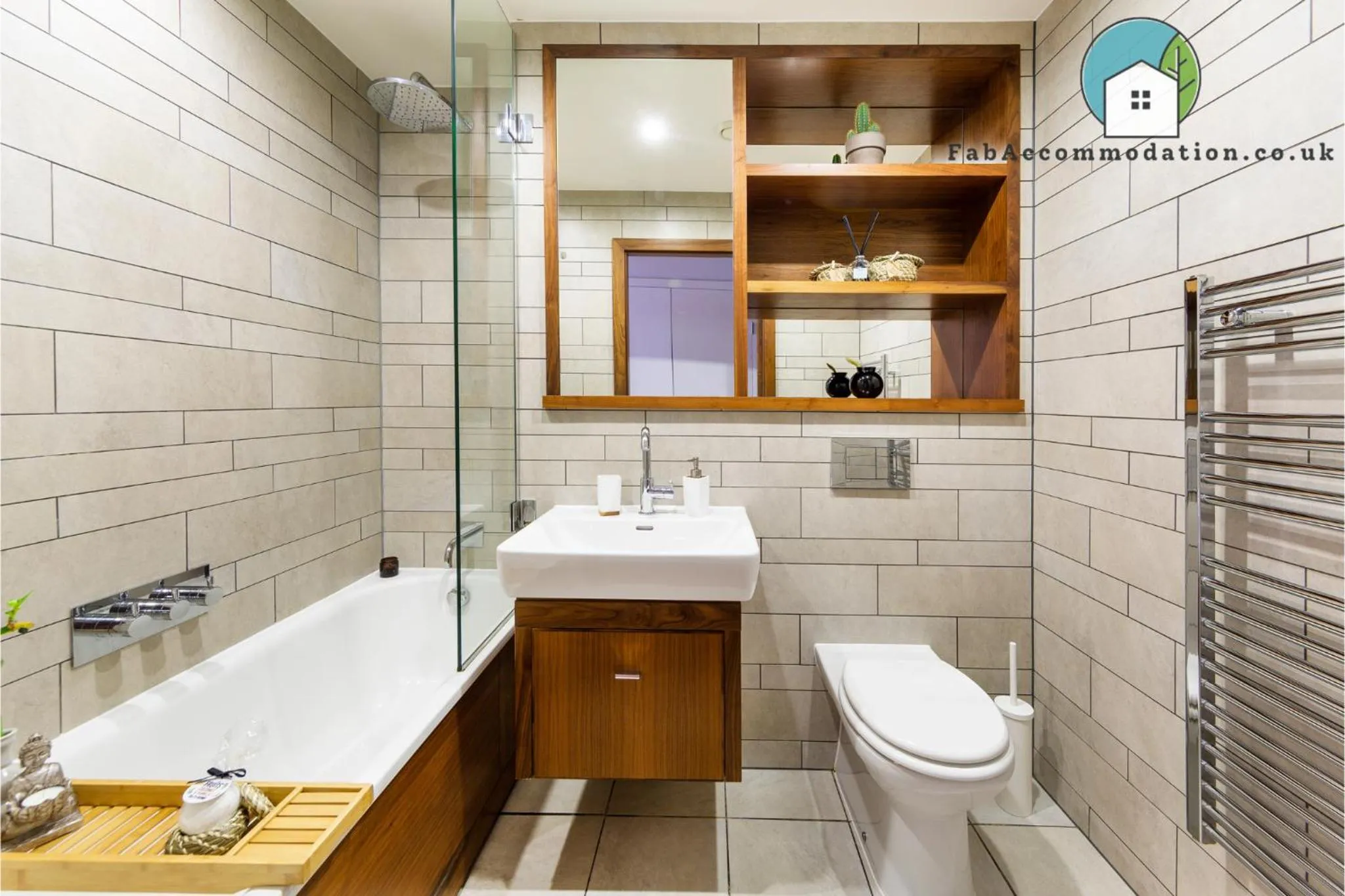 Amazing Flat-Parking available-By FabAccommodation