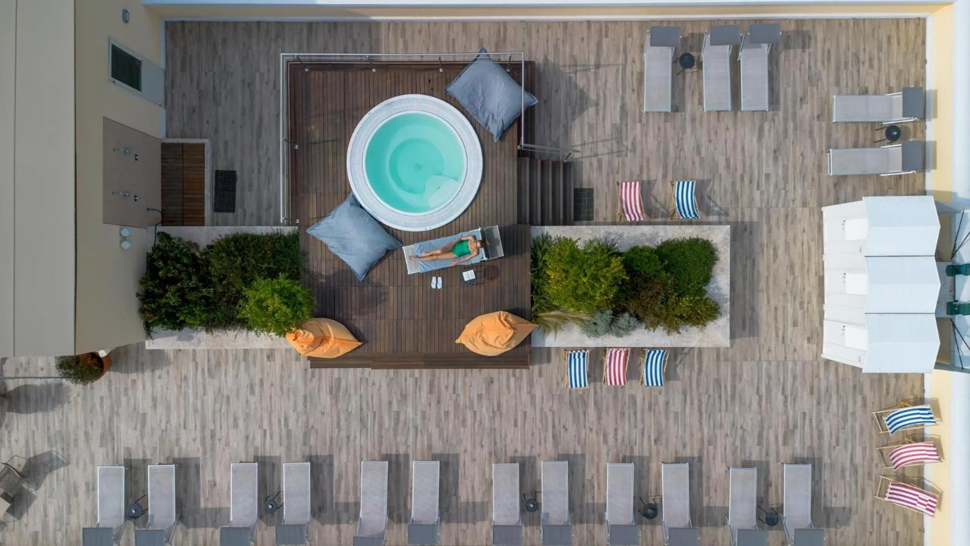 People in Hotel Helvetia Thermal SPA 4s