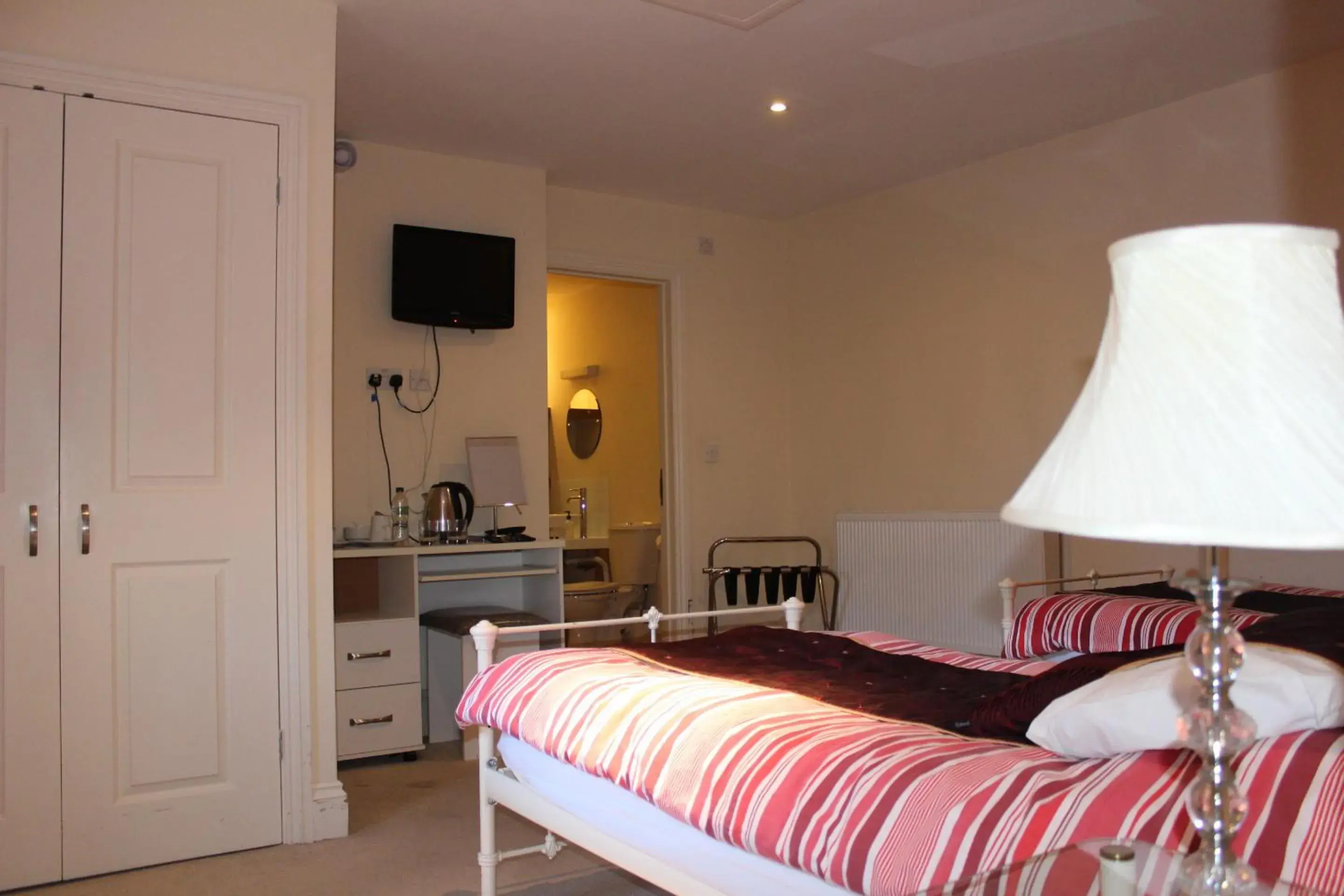 Bedroom, Bed in The Bulls Head Bedroom, Bed in The Bulls Head