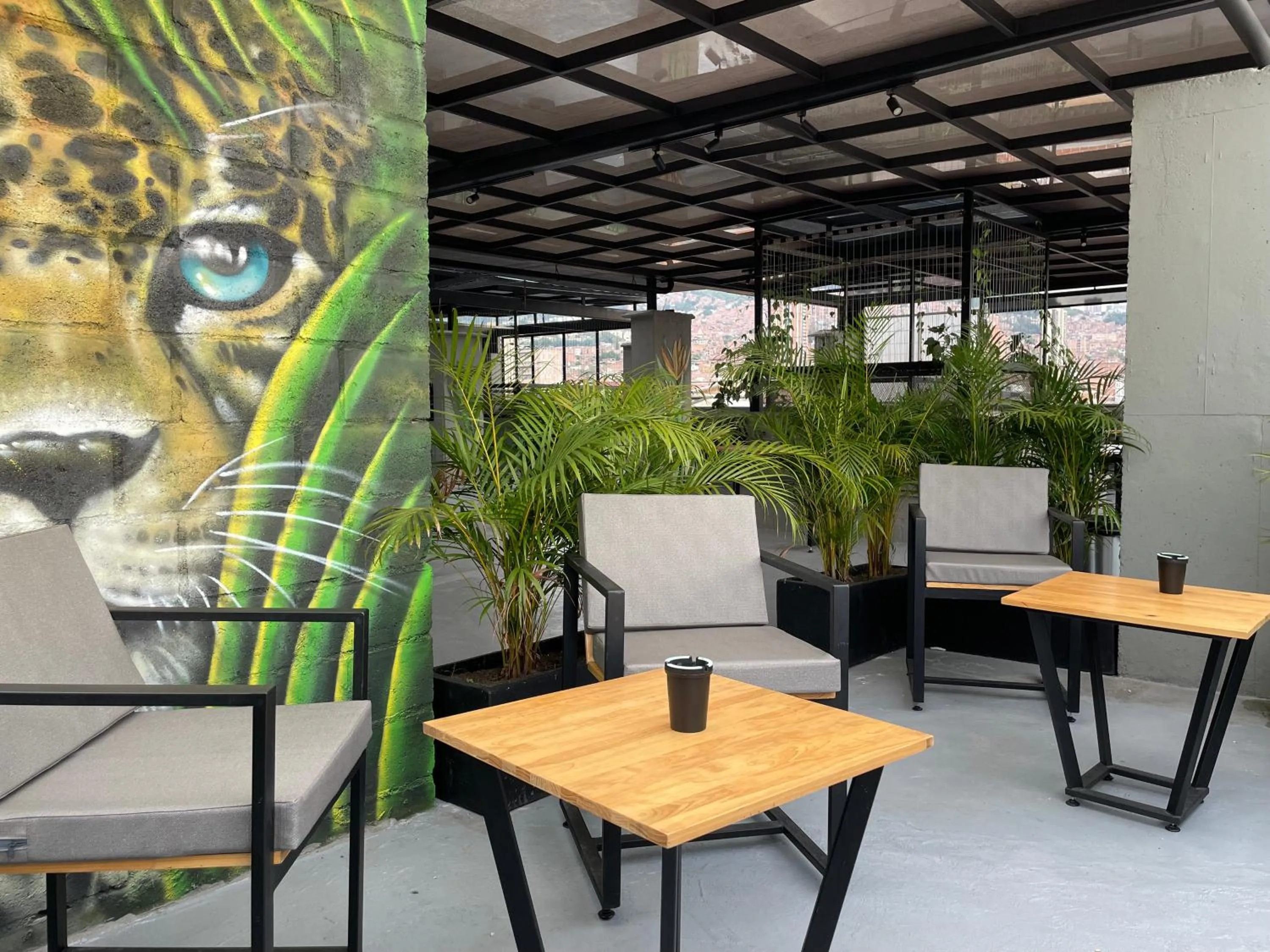 Restaurant/places to eat in Edificio Helena