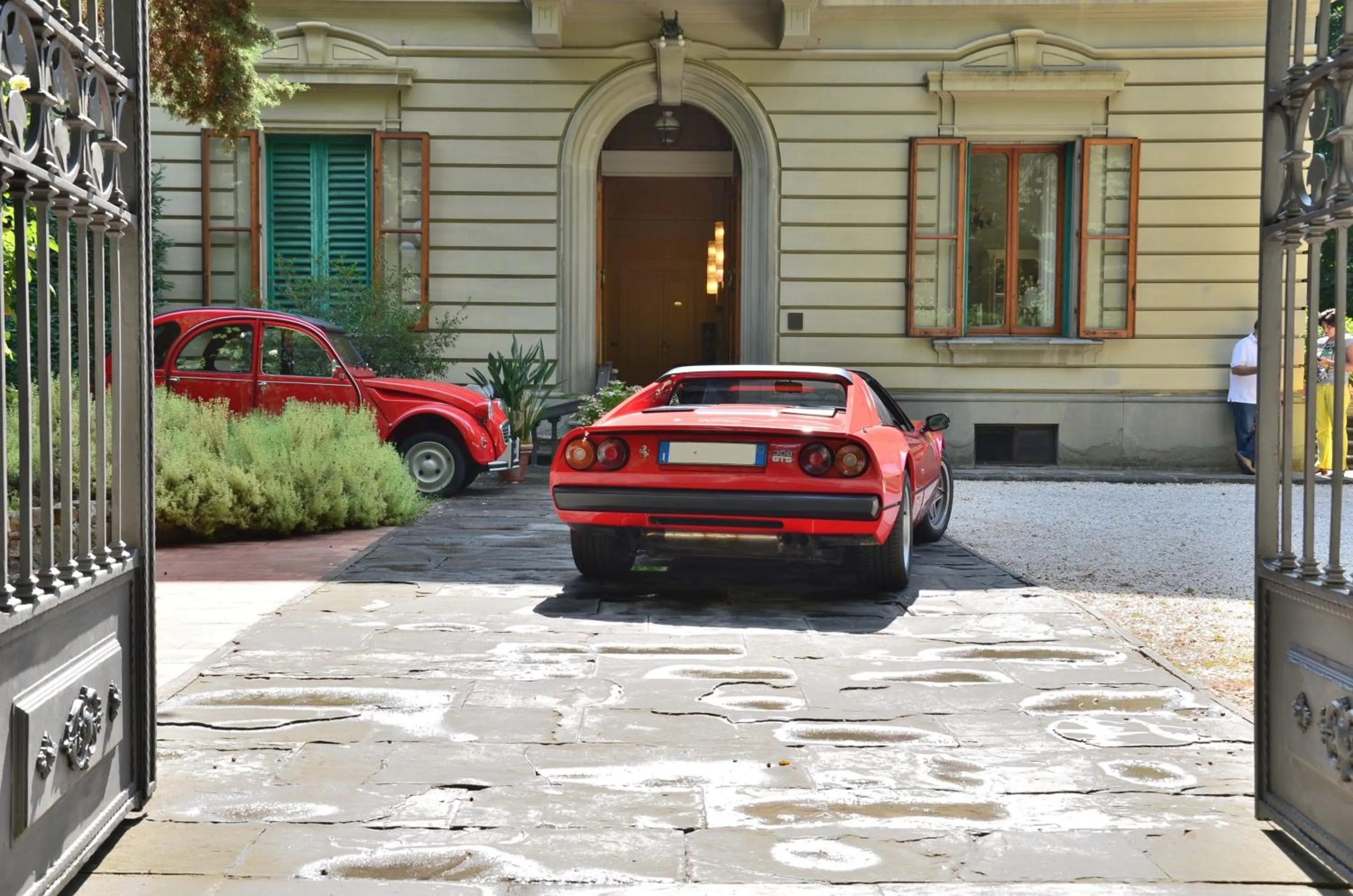 Facade/entrance in Residence Michelangiolo