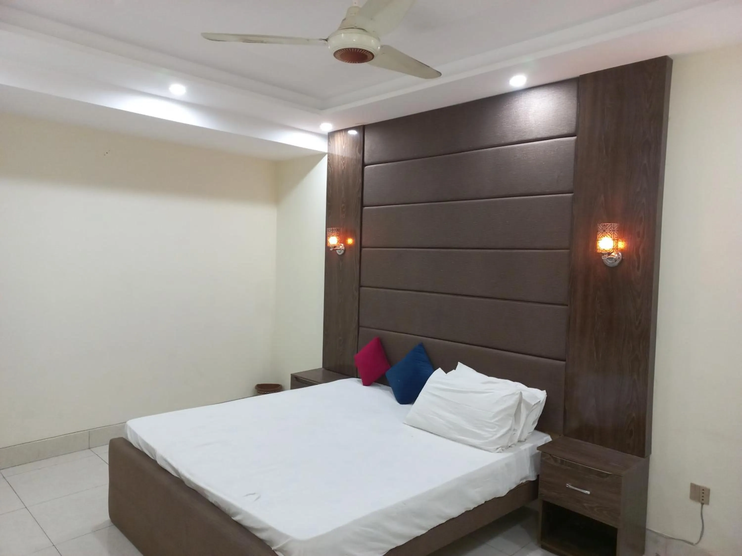 Bed in Hotel Executive One