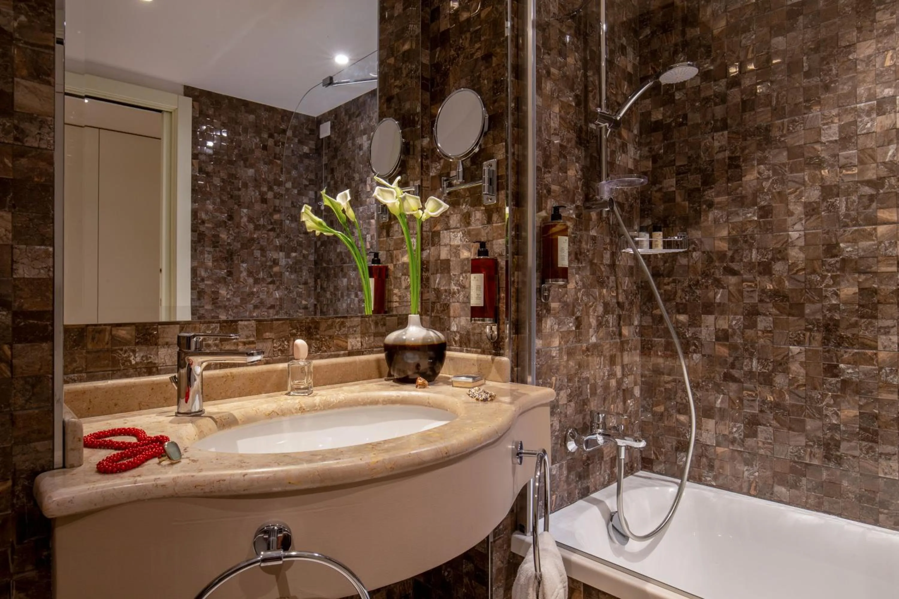Bathroom in El Faro Hotel & Spa