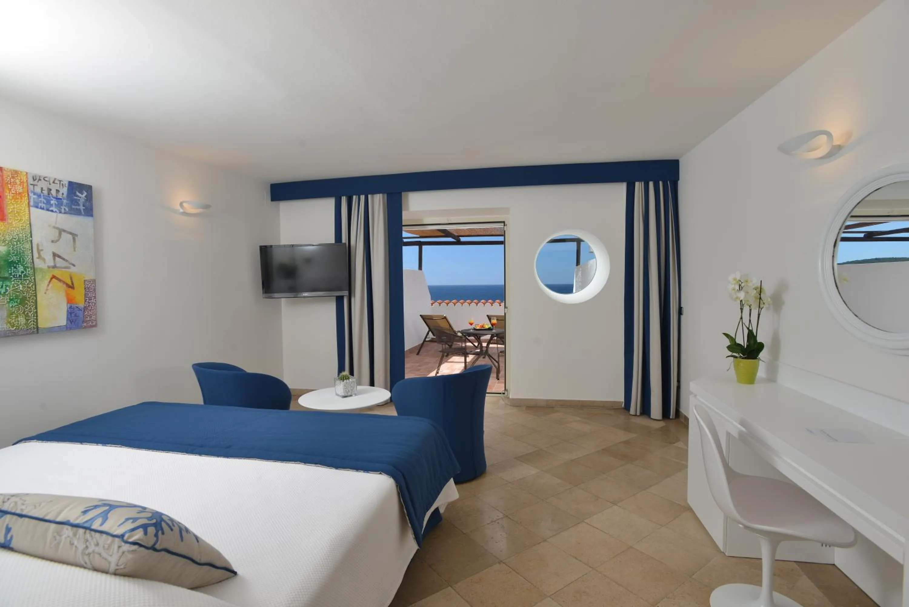 Bedroom, Bed in El Faro Hotel & Spa