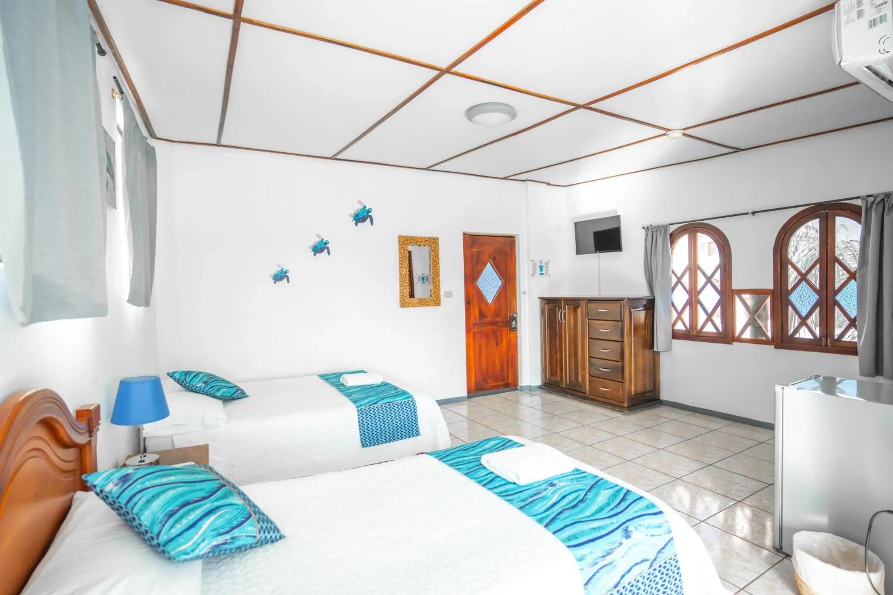 Pelikano / Deluxe Double with Balcony in Maidith Galapagos Inn Pelikano / Deluxe Double with Balcony in Maidith Galapagos Inn