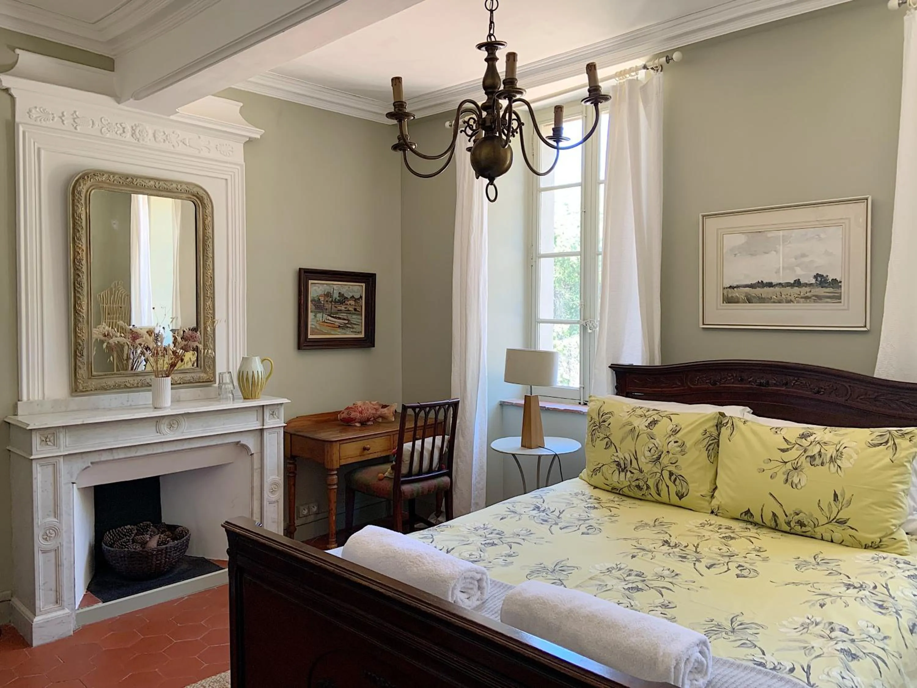 Bedroom, Bed in La Souqueto