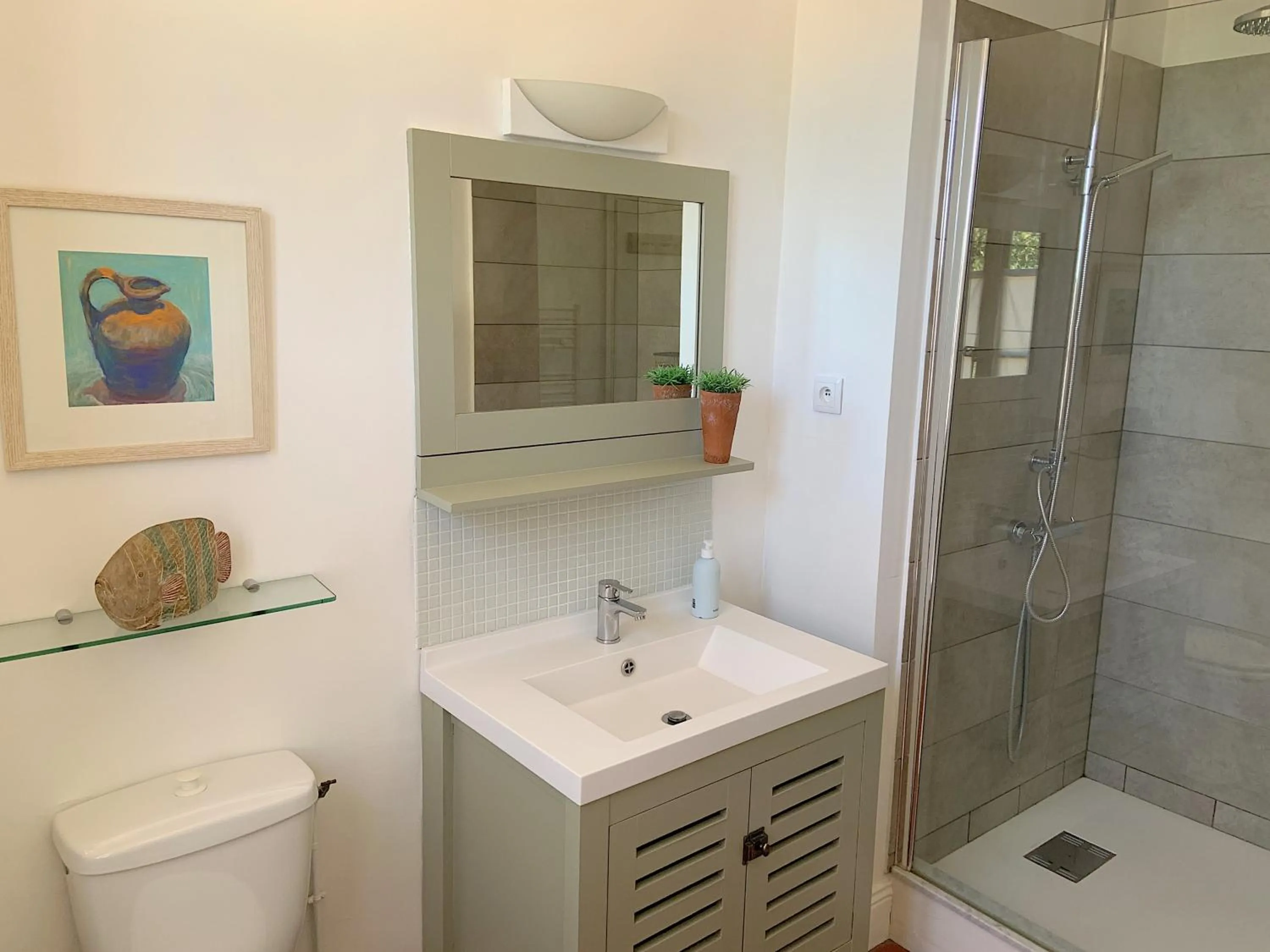 Shower in La Souqueto