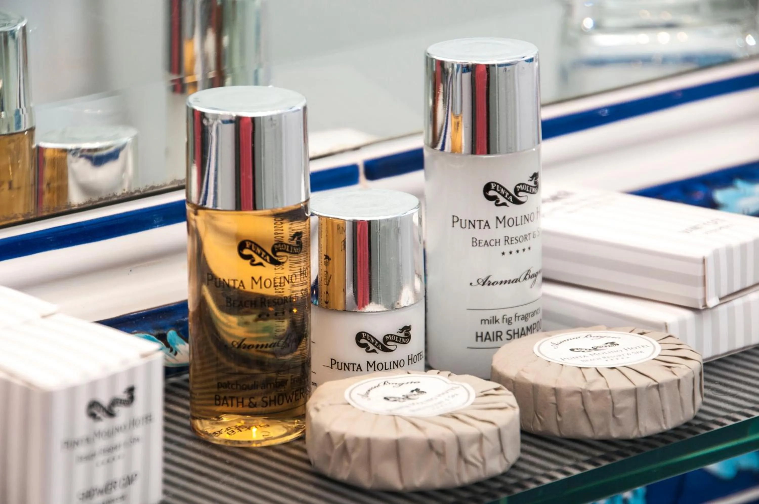 Toilet in Punta Molino Beach Resort & Thermal Spa