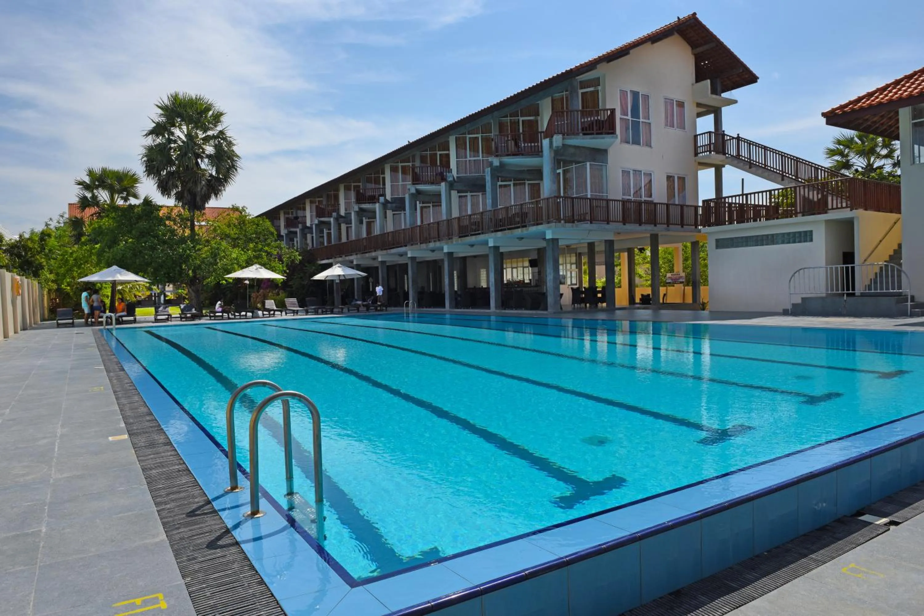 Swimming pool in Marina Beach Passikudah
