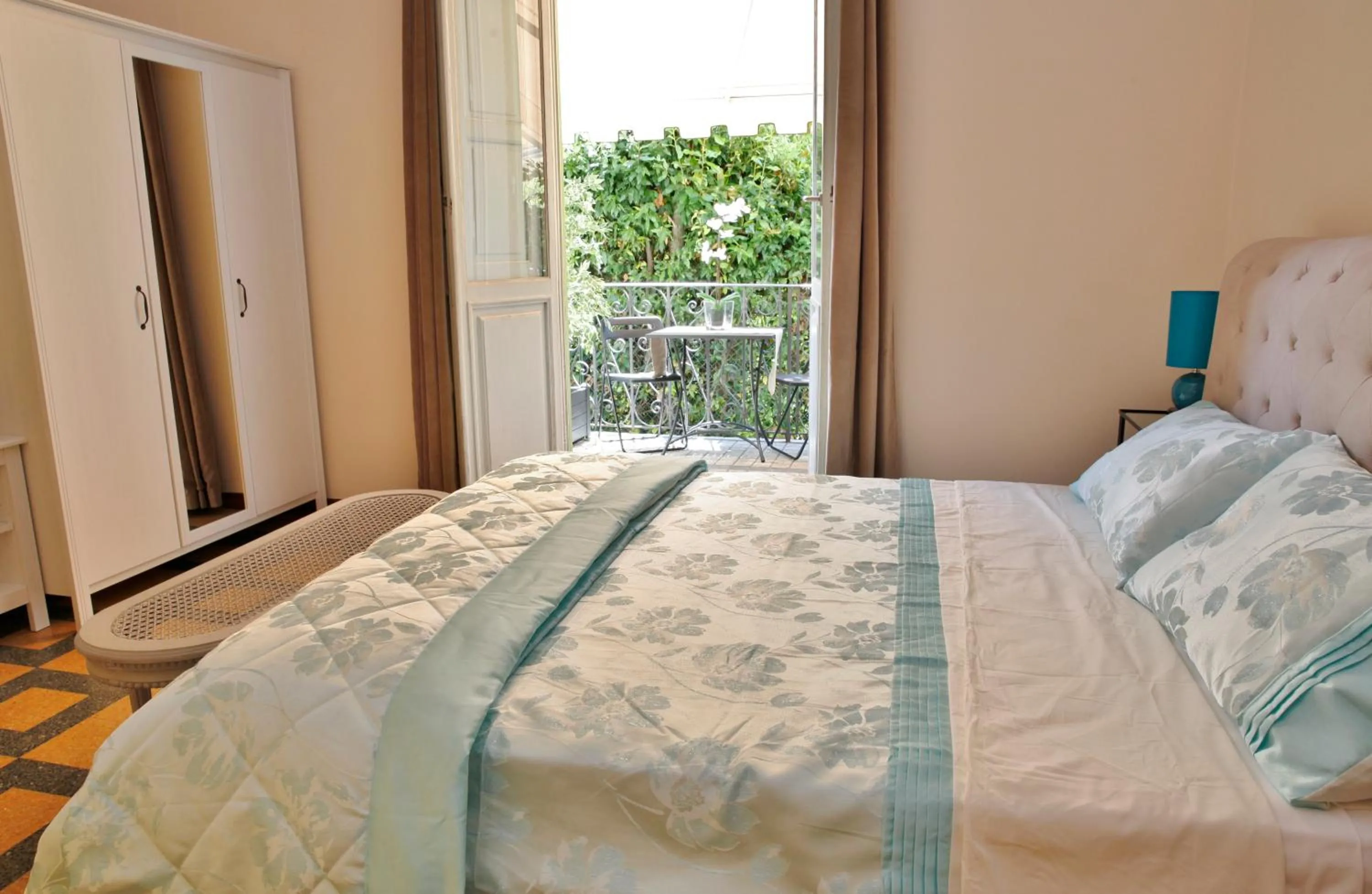 Coffee/tea facilities, Bed in Lucca Relais