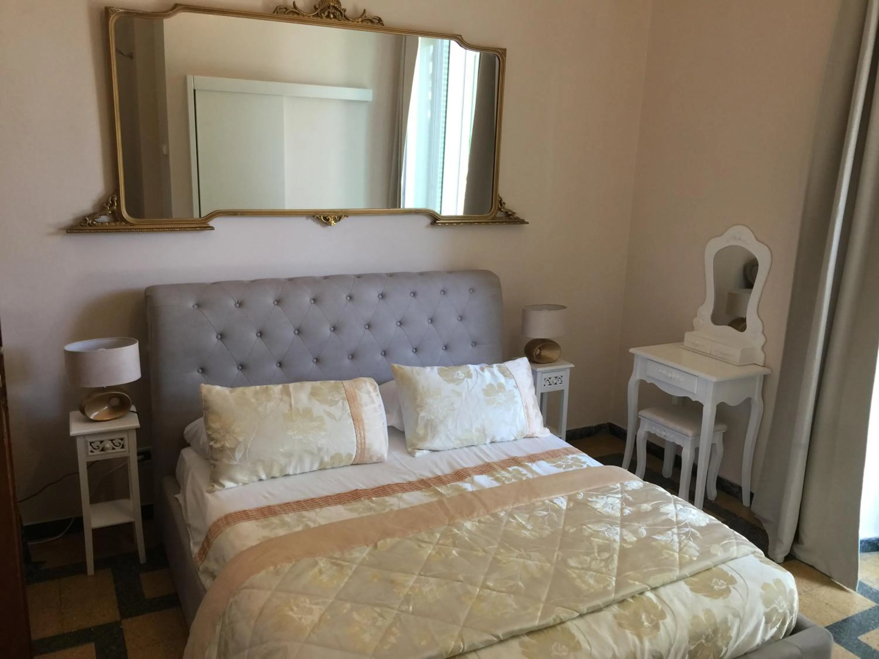 Shower, Bed in Lucca Relais