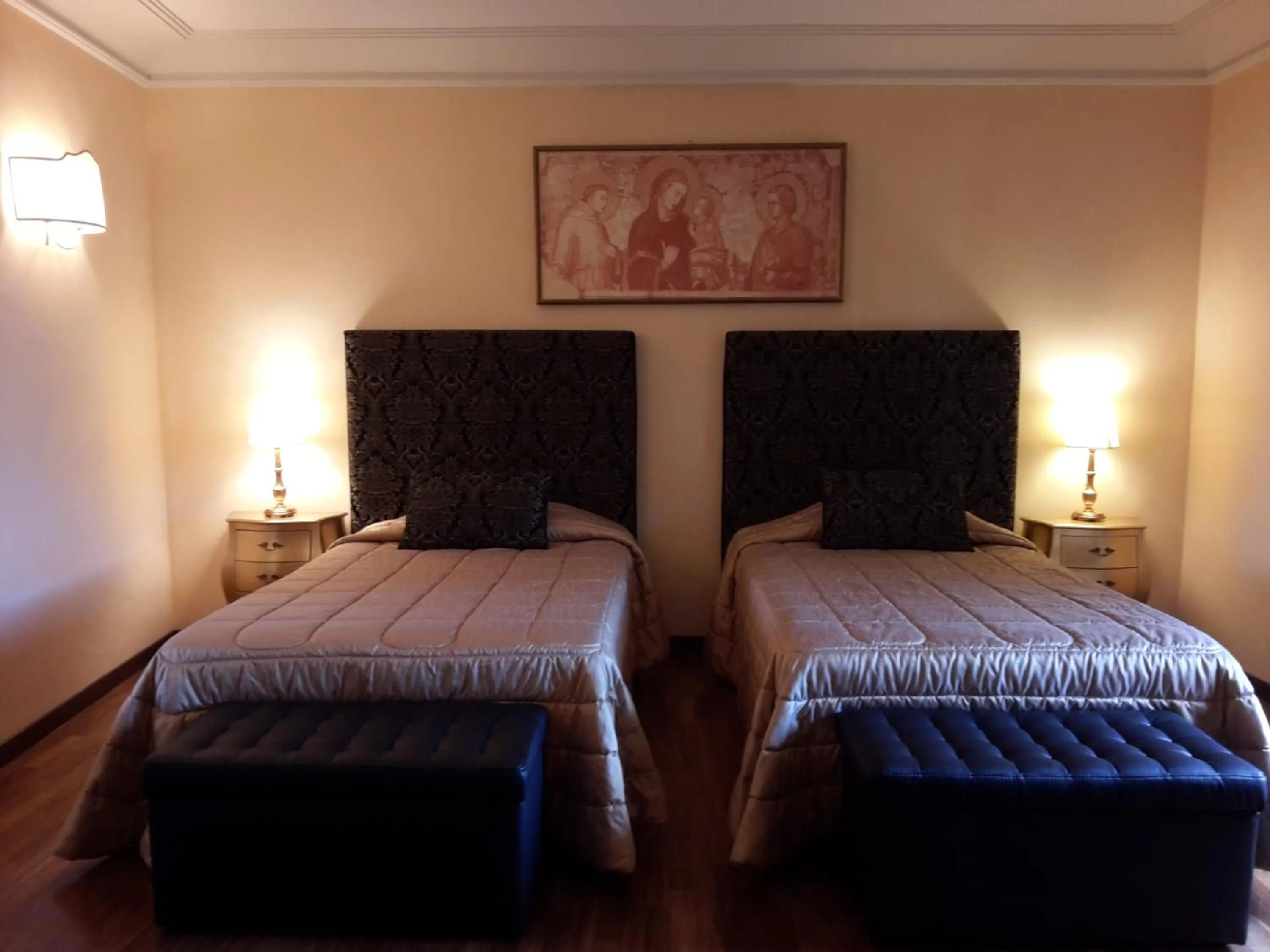 Bed in Castello Izzalini Todi Resort