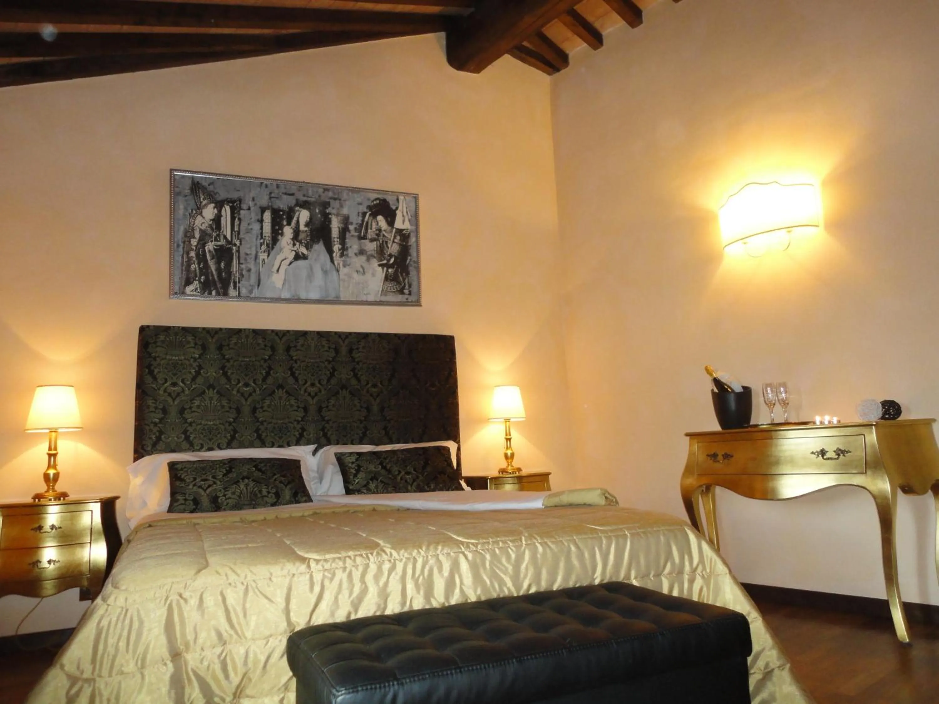 Bed in Castello Izzalini Todi Resort