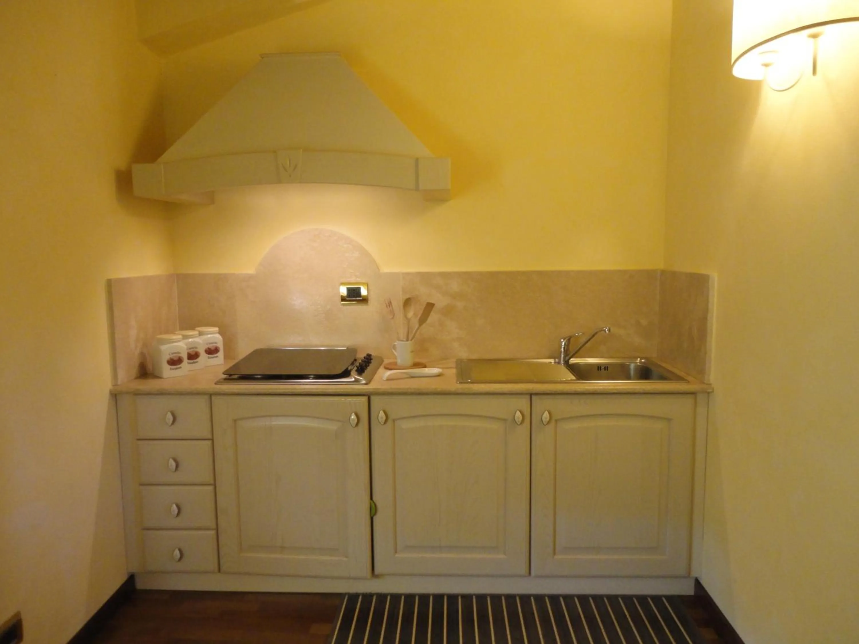 Coffee/tea facilities in Castello Izzalini Todi Resort