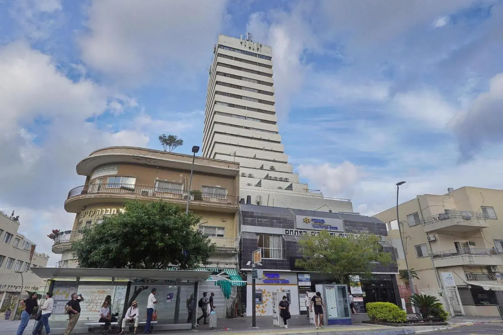 Property building in Haifa Tower Hotel - מלון מגדל חיפה Property building in Haifa Tower Hotel - מלון מגדל חיפה