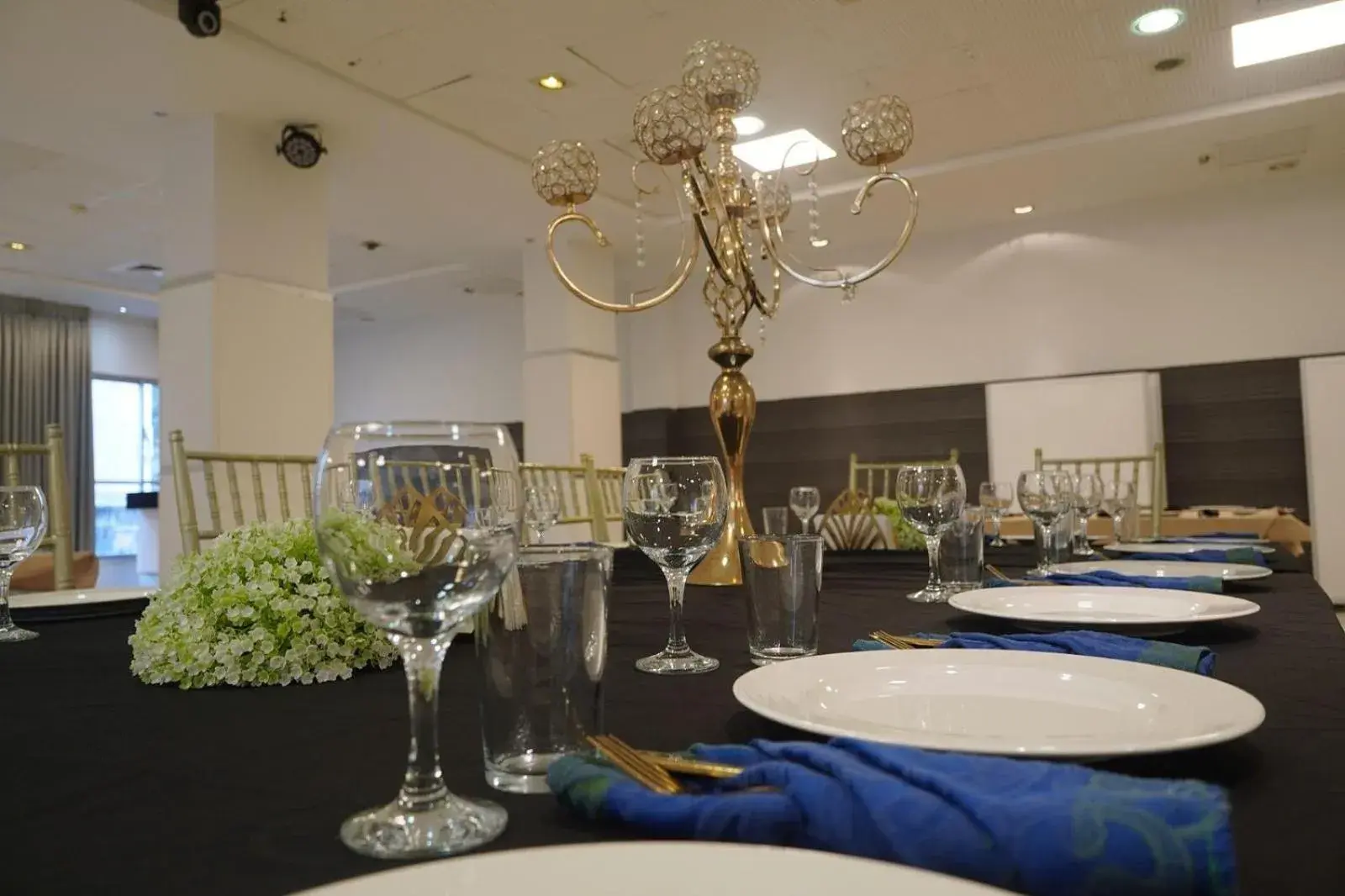 Food and drinks in Haifa Tower Hotel - מלון מגדל חיפה Food and drinks in Haifa Tower Hotel - מלון מגדל חיפה