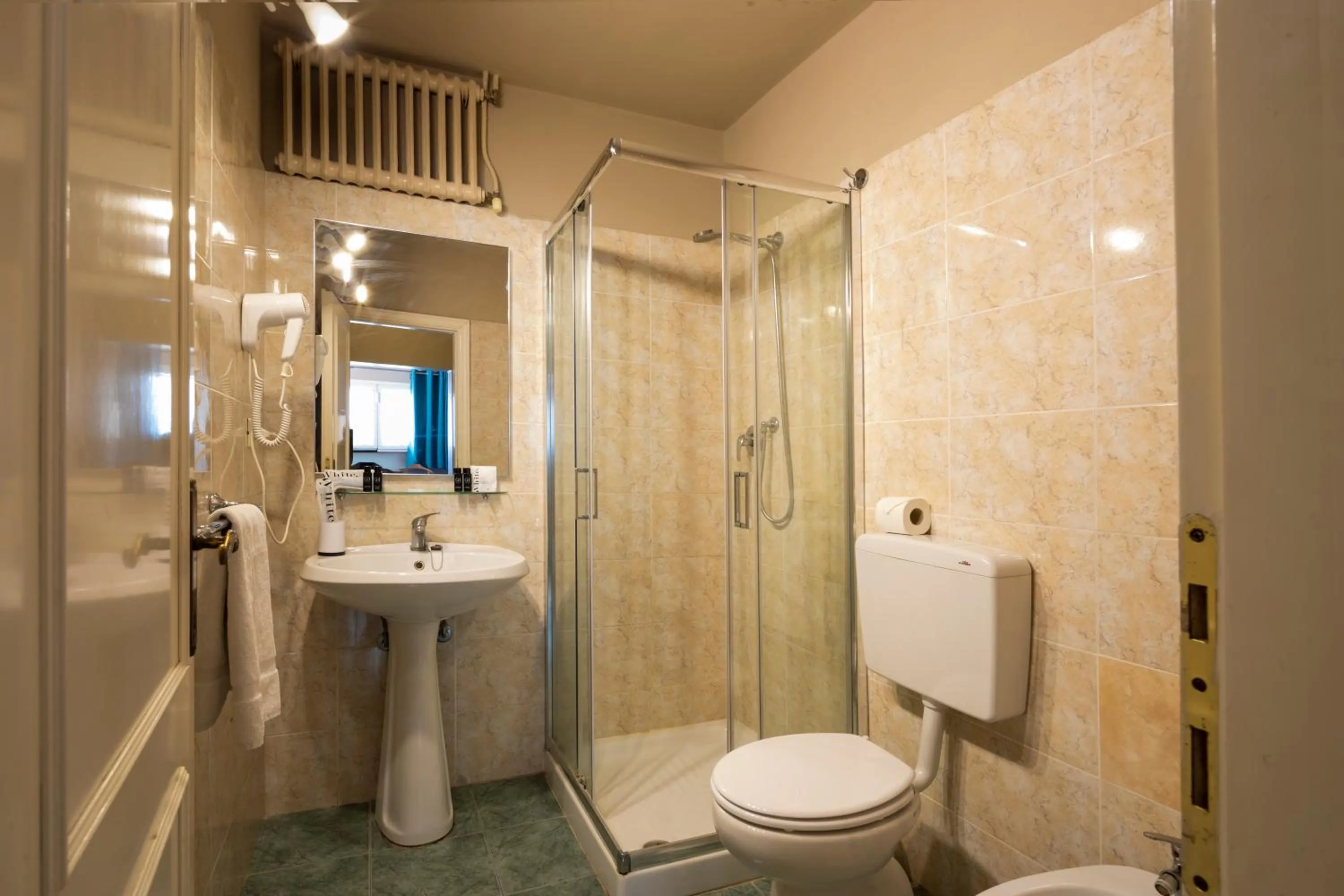 Shower in "il Pitti" Soggiorno