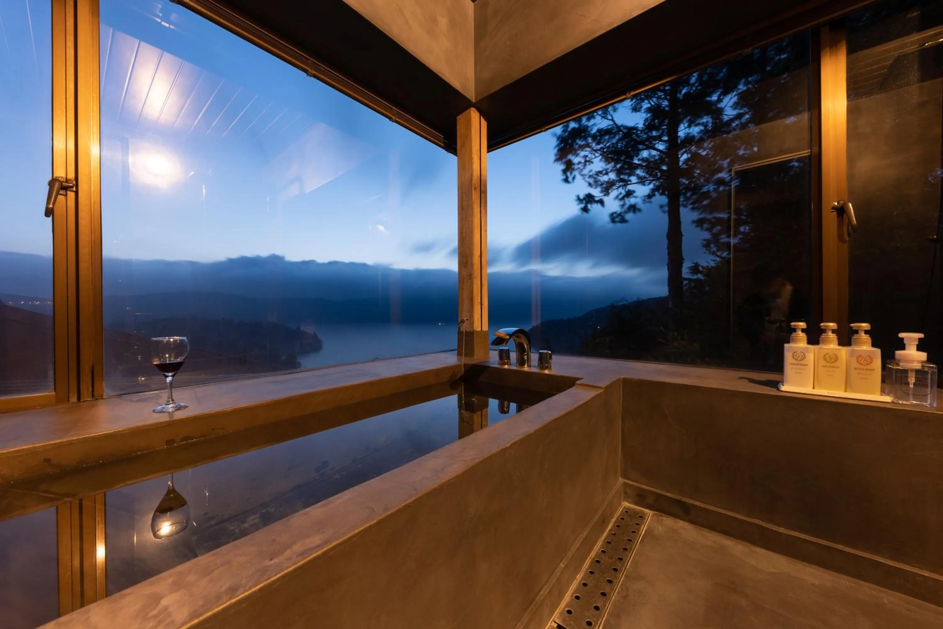 Bathroom in VILLA HAKONE湖空