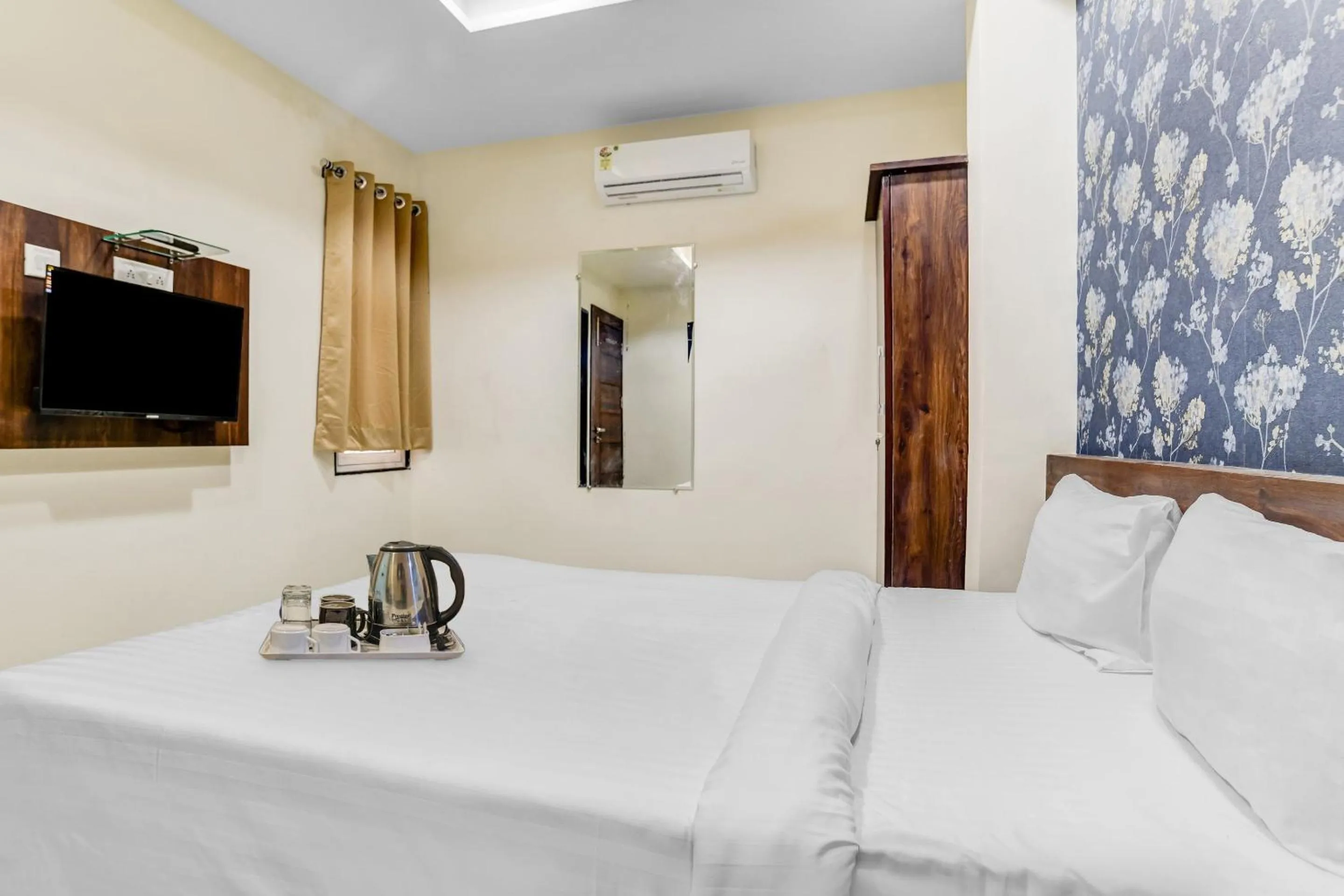 Bedroom, Bed in Townhouse Veena Nagar Bus Terminal Formerly Hotel Chandragupta