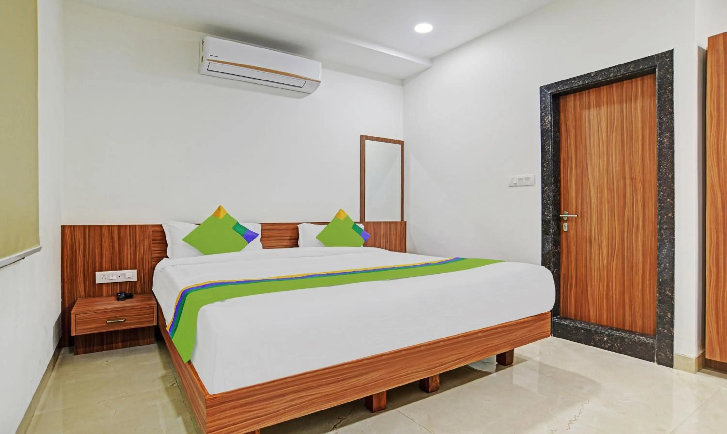 Bedroom in Treebo Shivaay