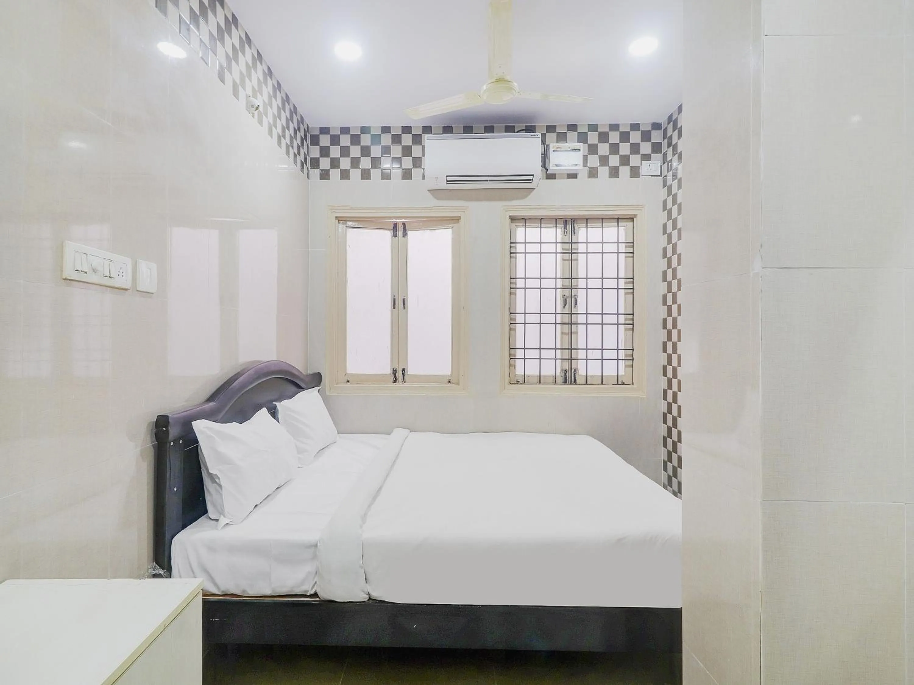 Bedroom, Bed in Hotel O Aroma Classic Near Nampally Railway station