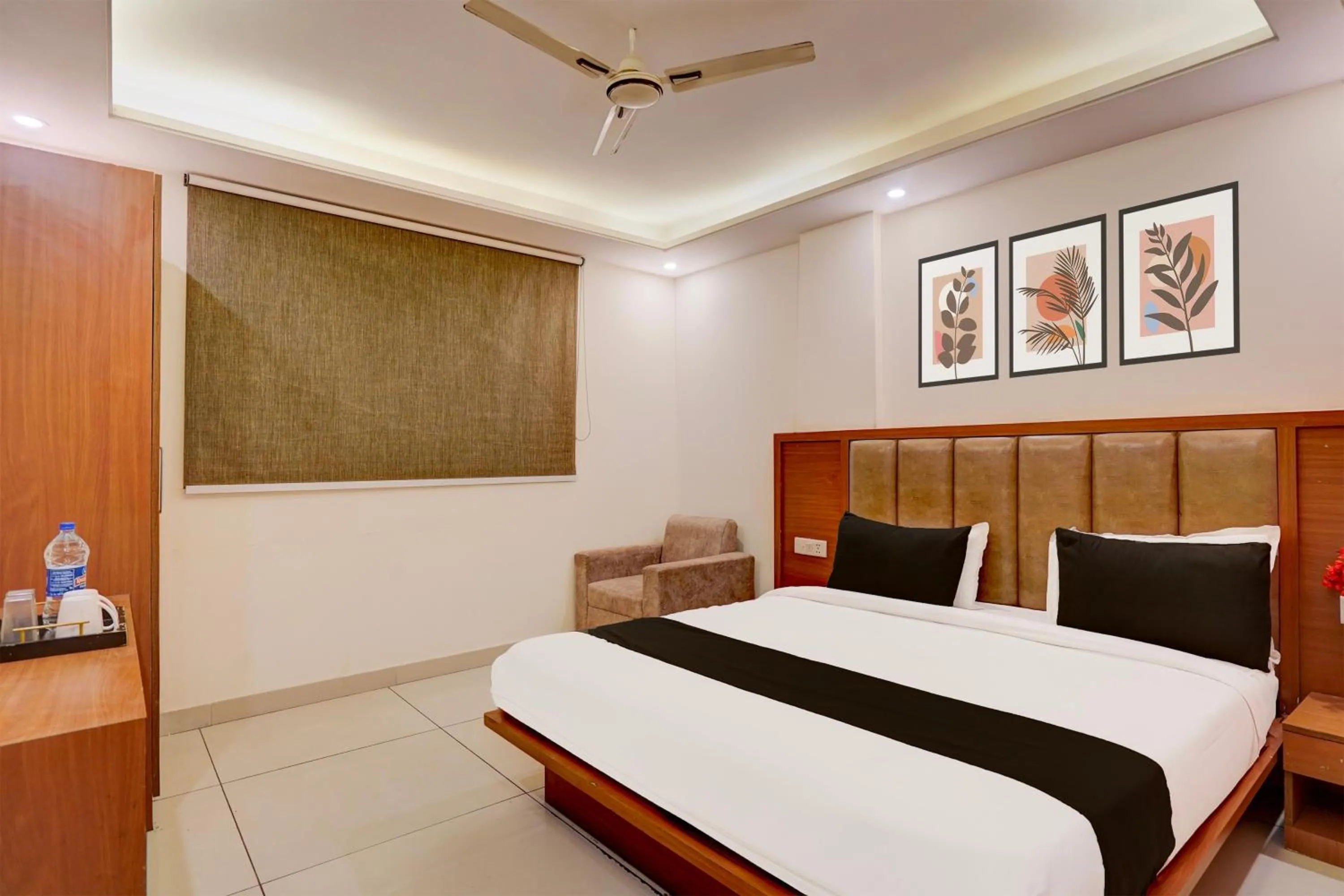 Bedroom, Bed in Townhouse Airport Road Delhi
