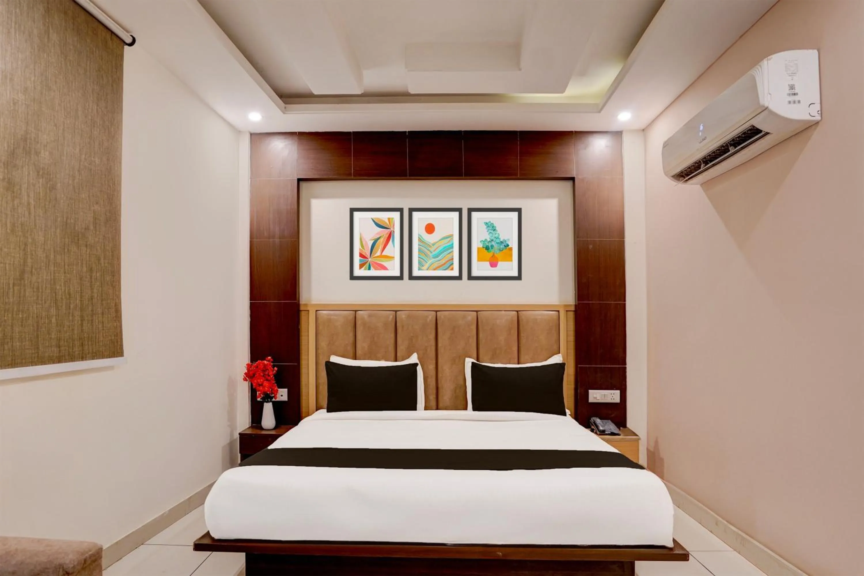 Bedroom, Bed in Townhouse Airport Road Delhi