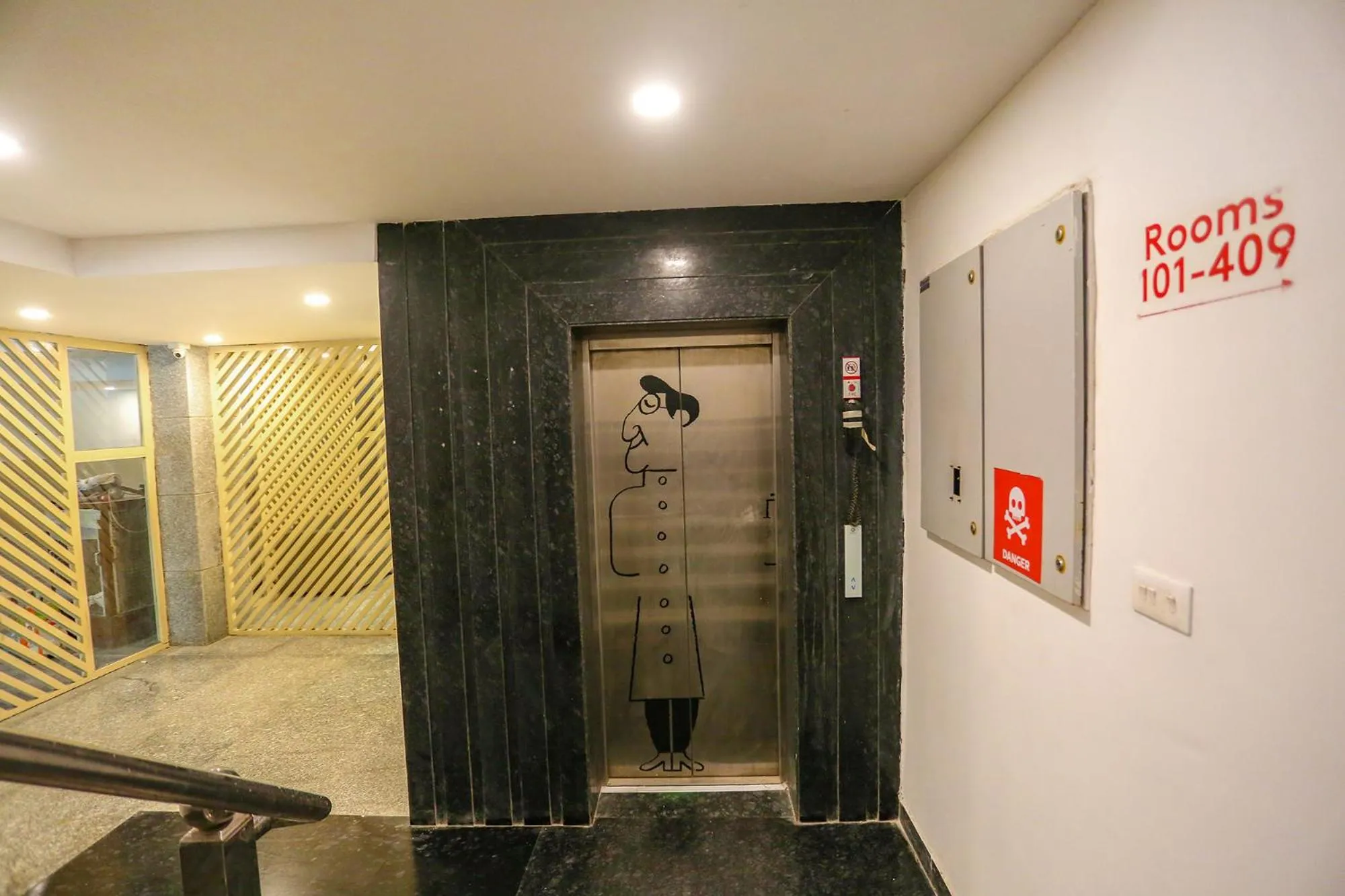 elevator in FabHotel Moro Paschim Vihar