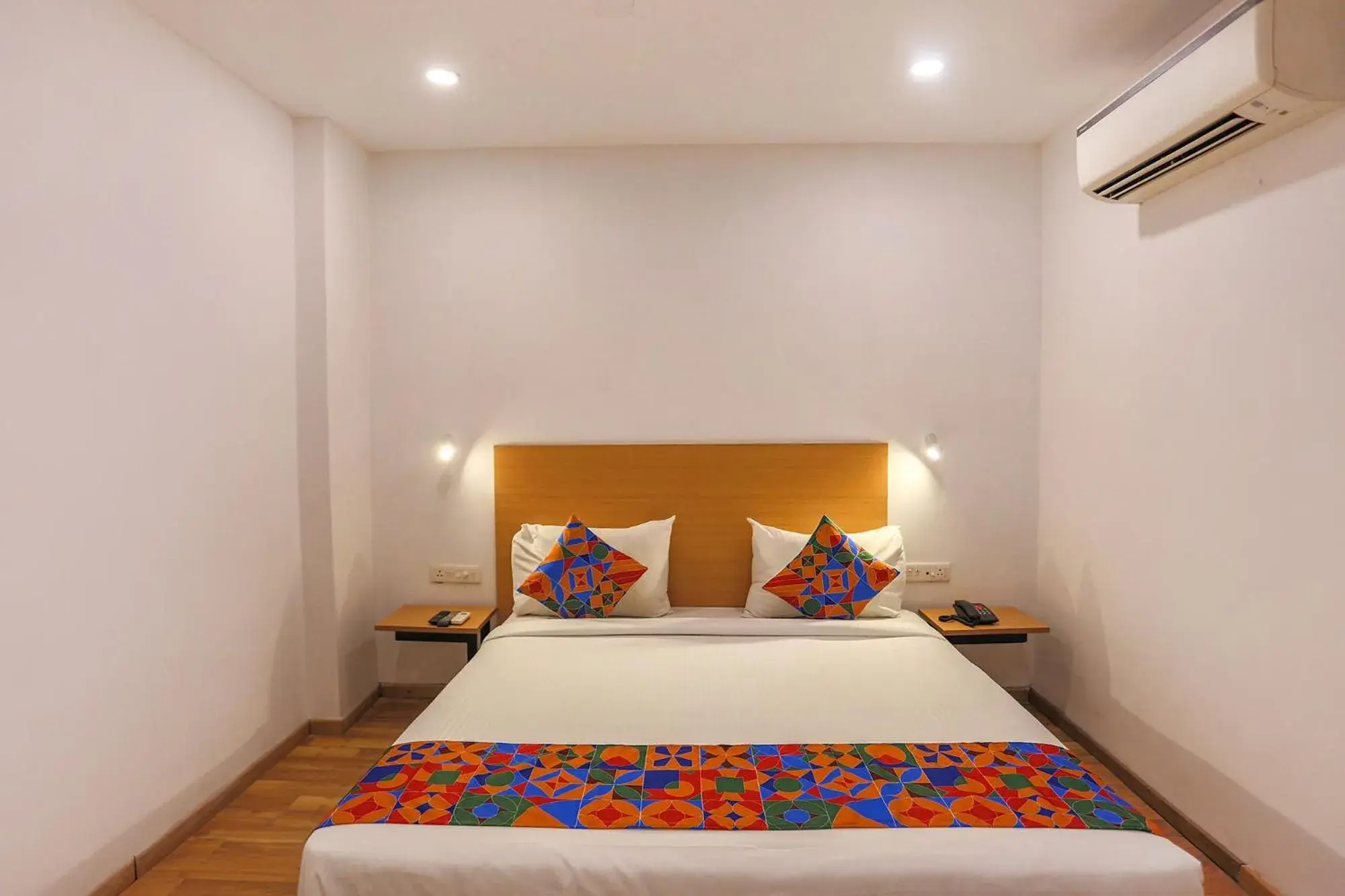 Bed in FabHotel Moro Paschim Vihar Bed in FabHotel Moro Paschim Vihar